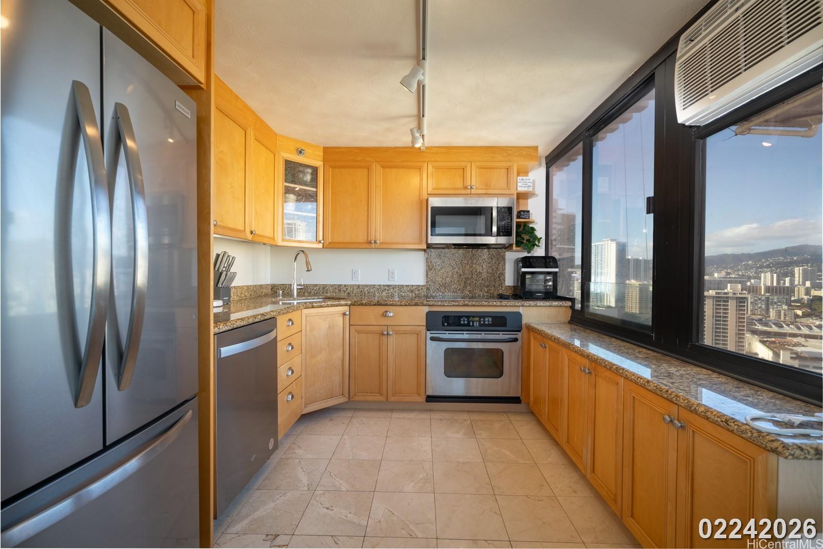 343 Hobron Ln Honolulu - Rental - photo 15 of 25