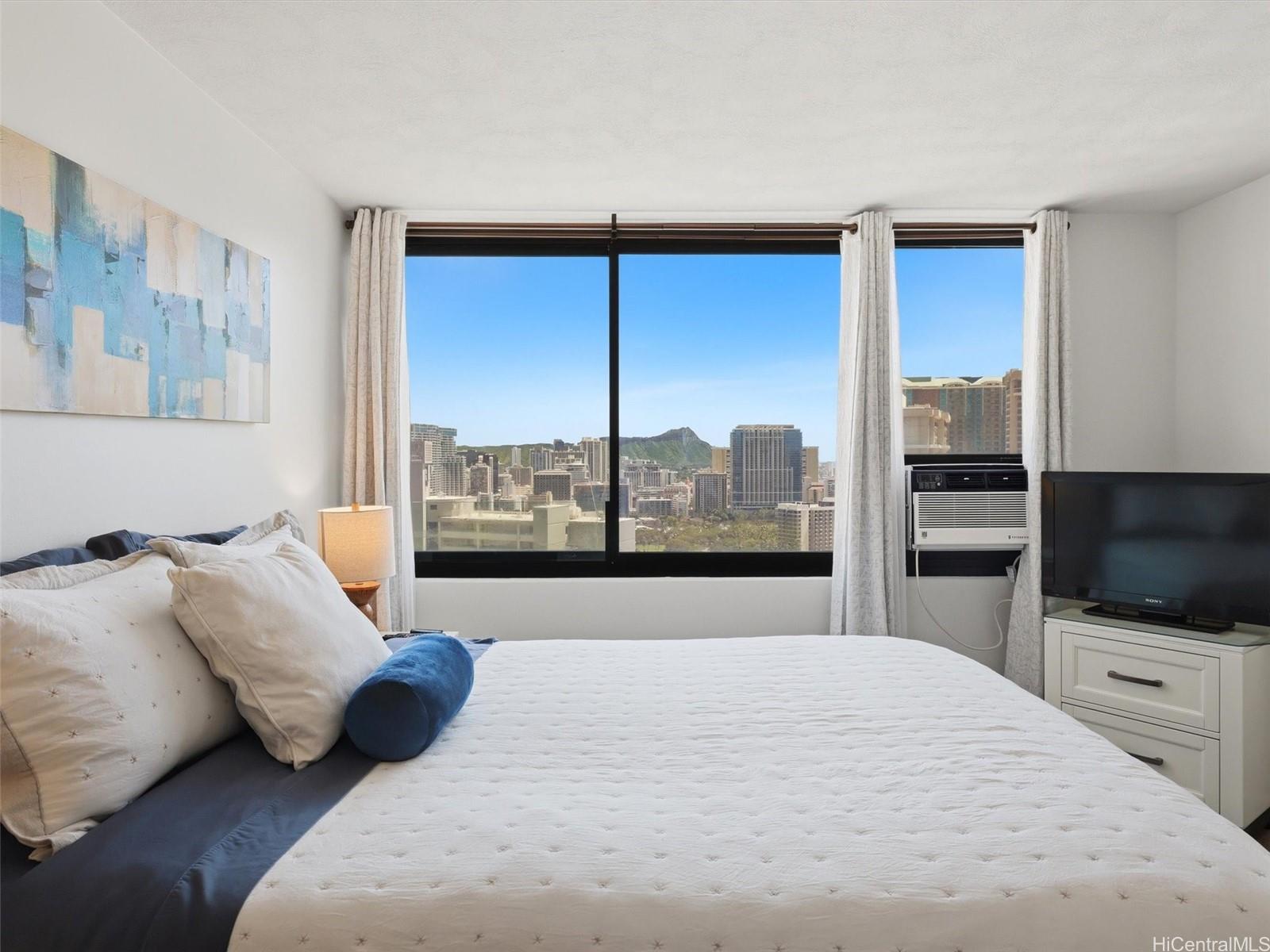 Windsor The condo # 3102, Honolulu, Hawaii - photo 11 of 25