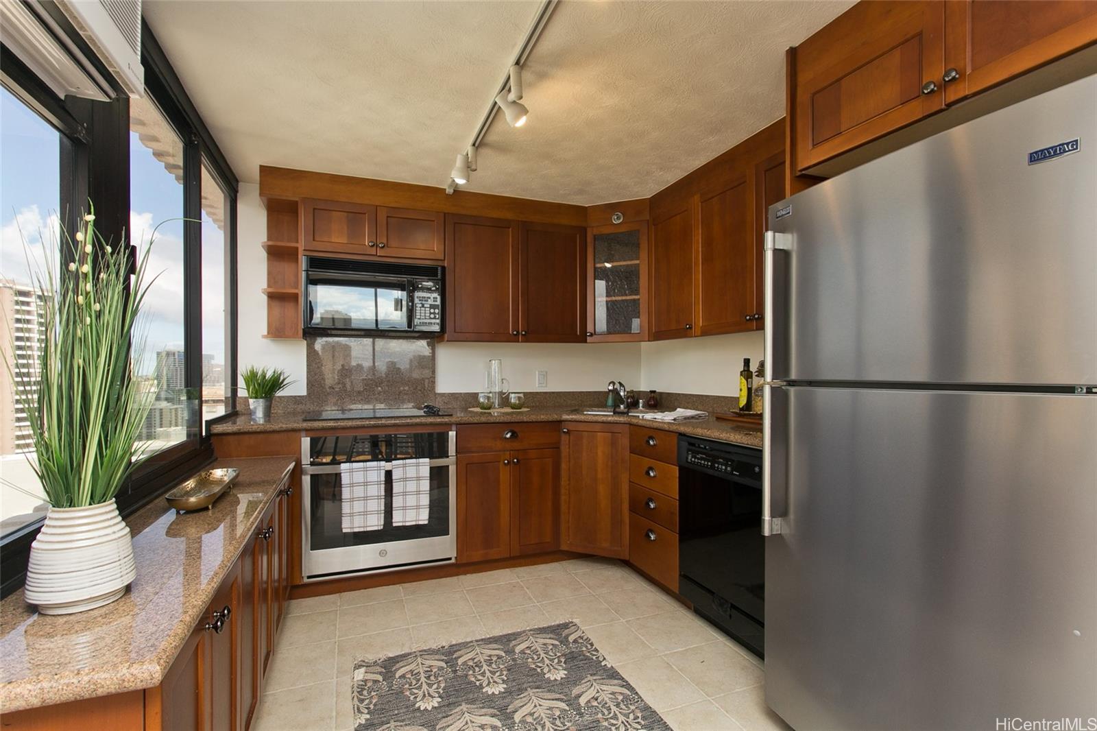 Windsor The condo # 3401, Honolulu, Hawaii - photo 11 of 25