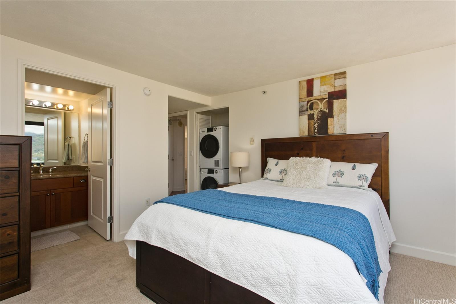 Windsor The condo # 3401, Honolulu, Hawaii - photo 15 of 25