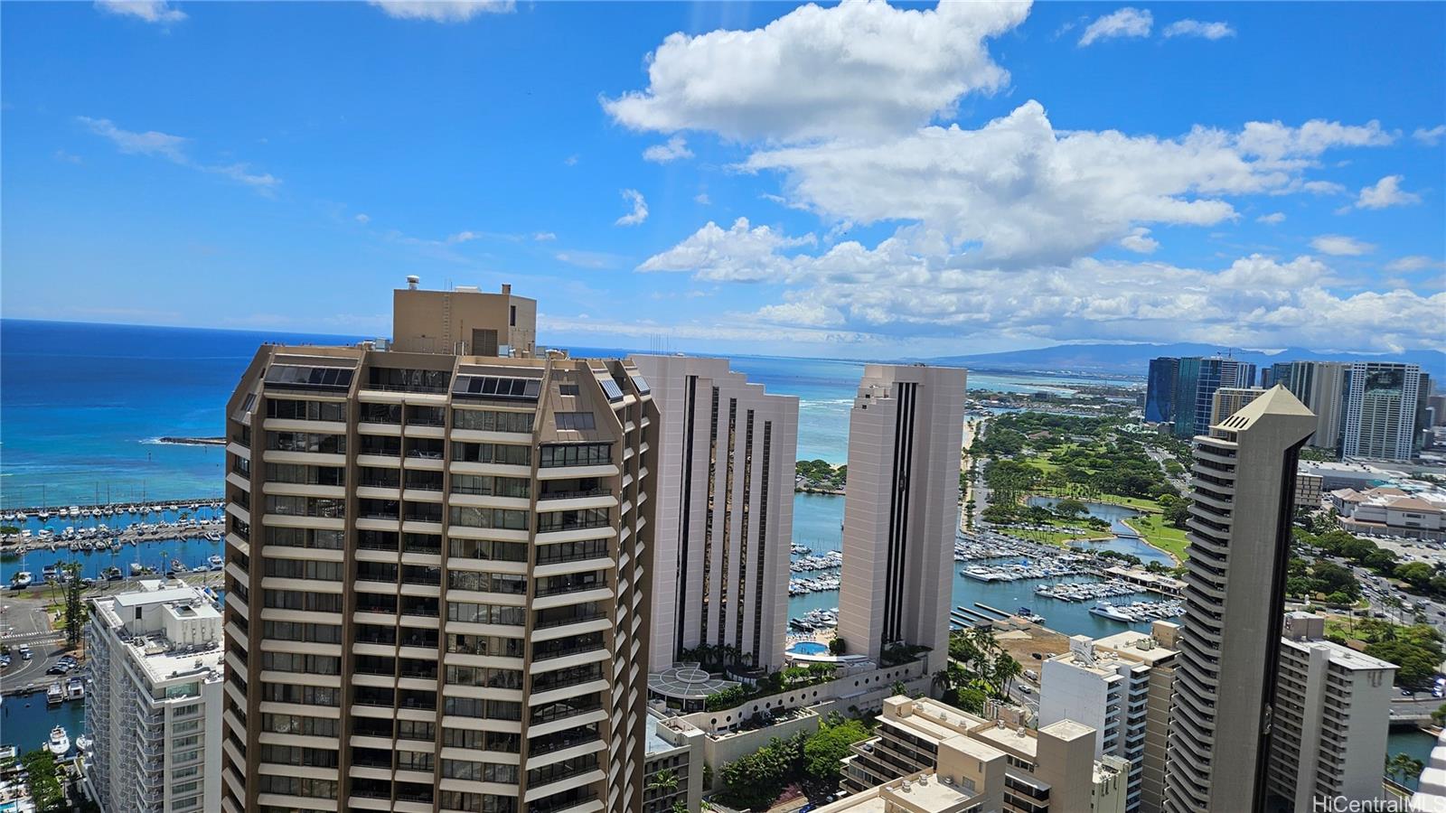 Windsor The condo # 3401, Honolulu, Hawaii - photo 21 of 25