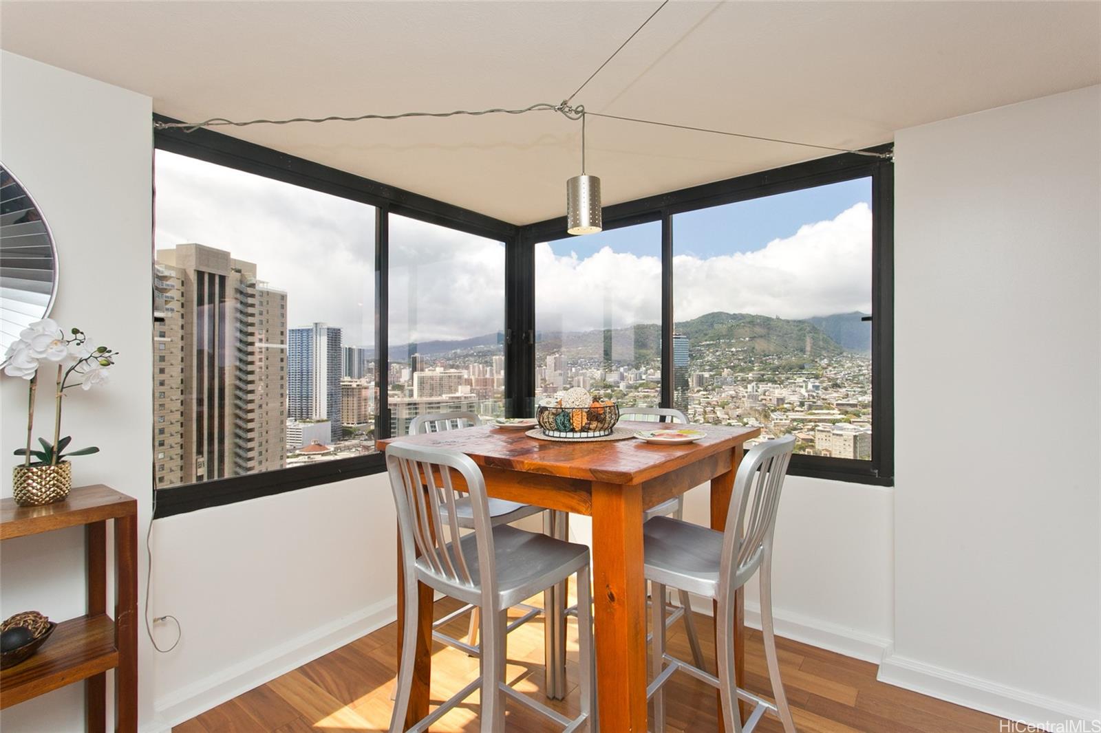 Windsor The condo # 3401, Honolulu, Hawaii - photo 10 of 25