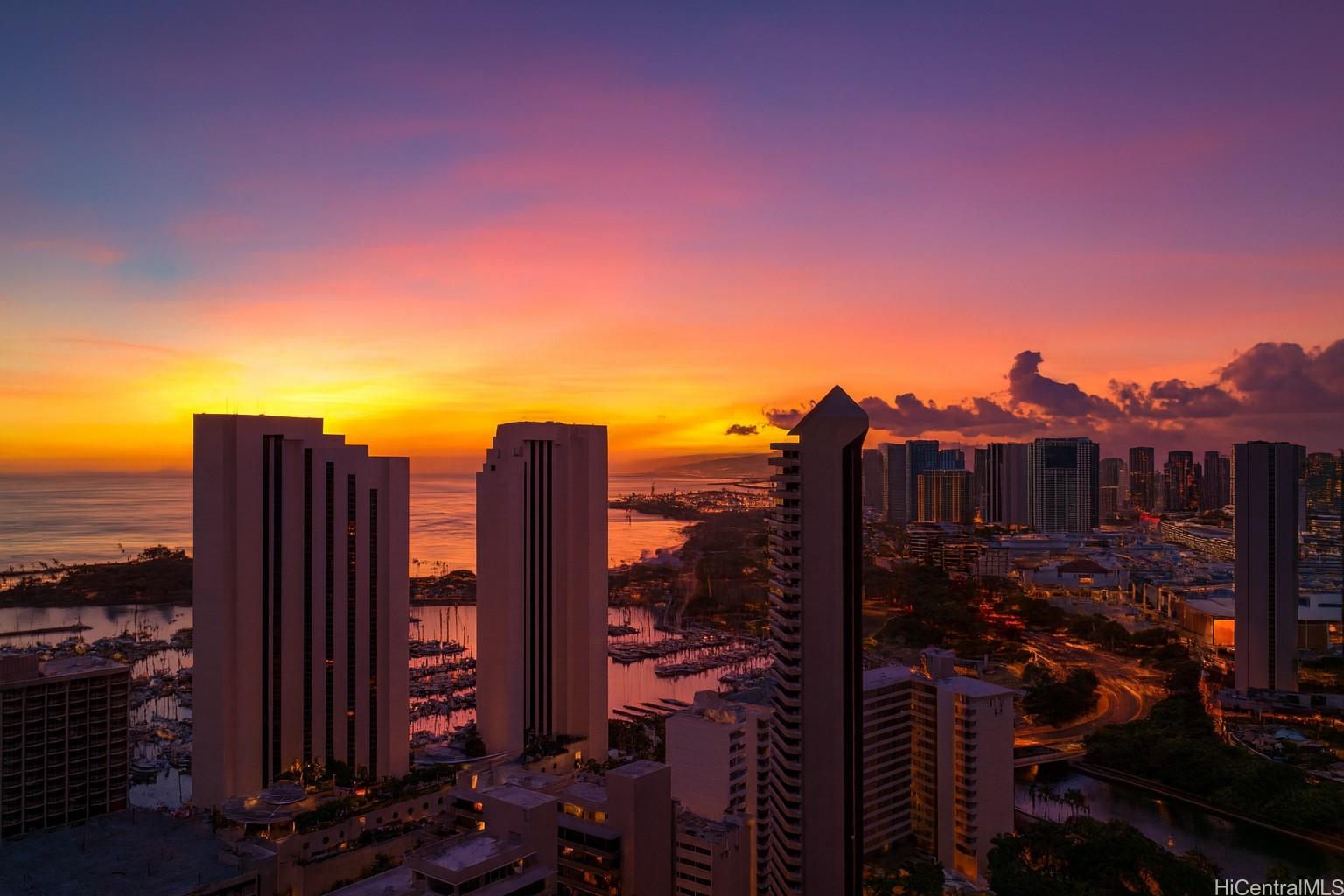Windsor The condo # 3901, Honolulu, Hawaii - photo 11 of 25