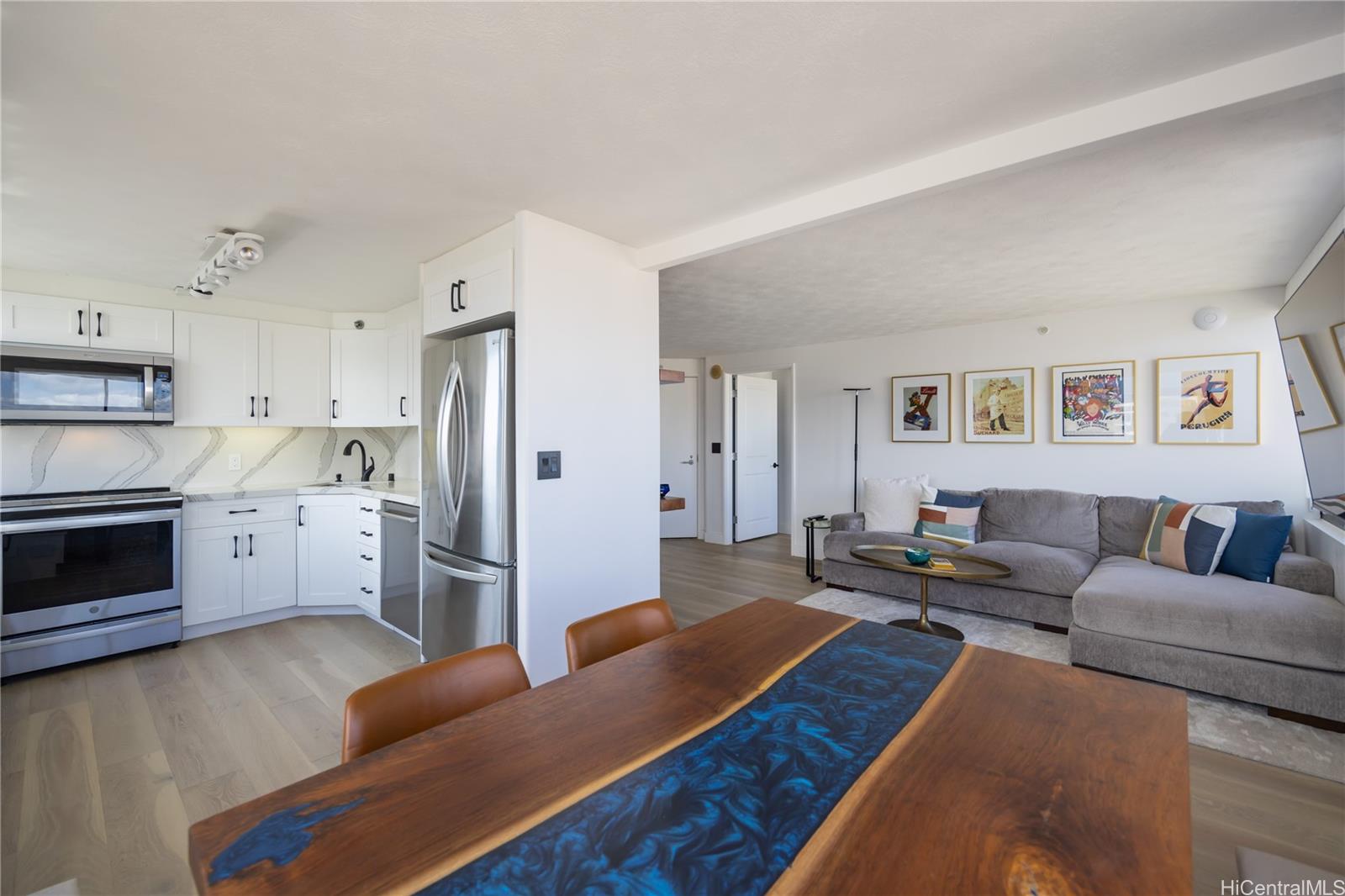 Windsor The condo # 3901, Honolulu, Hawaii - photo 13 of 25