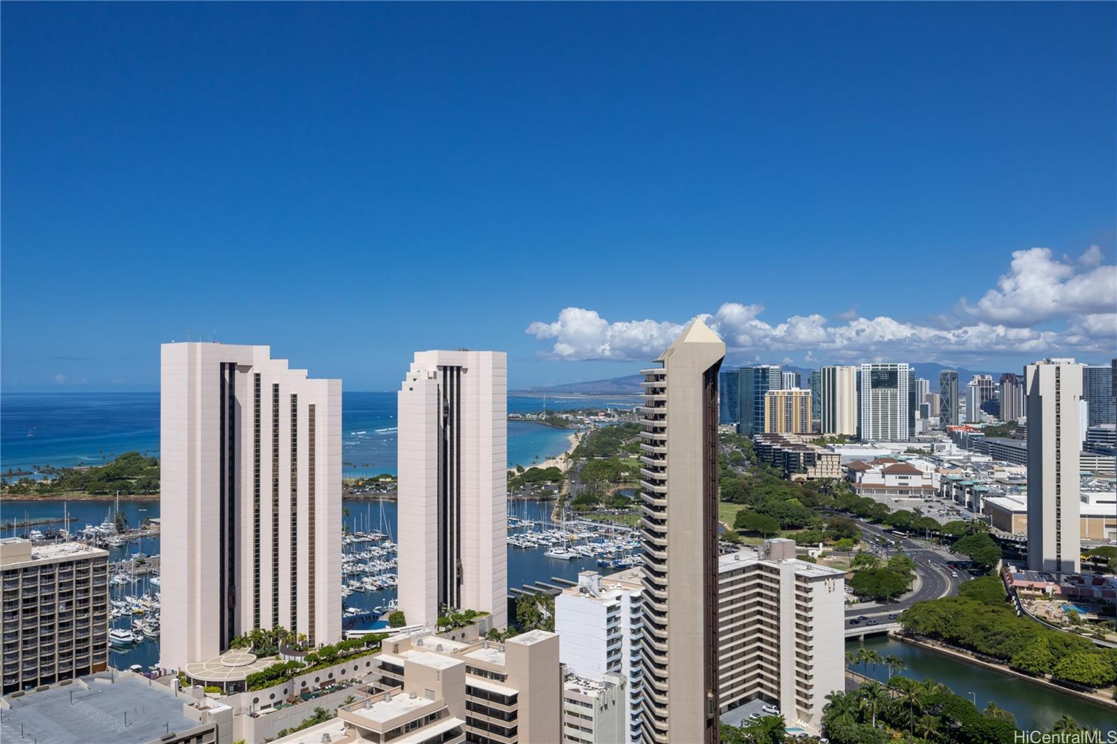 Windsor The condo # 3901, Honolulu, Hawaii - photo 10 of 25