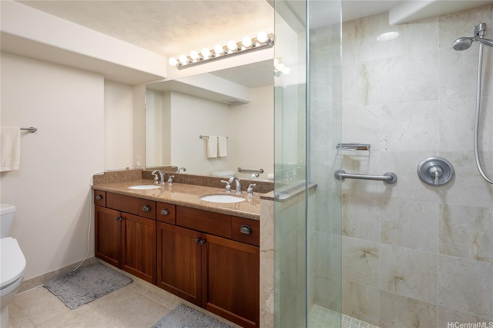 Windsor The condo # 4202, Honolulu, Hawaii - photo 13 of 25