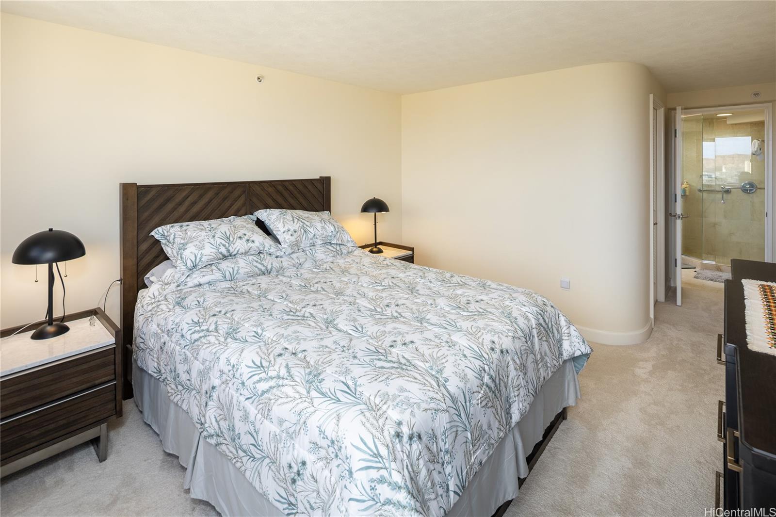 Windsor The condo # 4202, Honolulu, Hawaii - photo 16 of 25