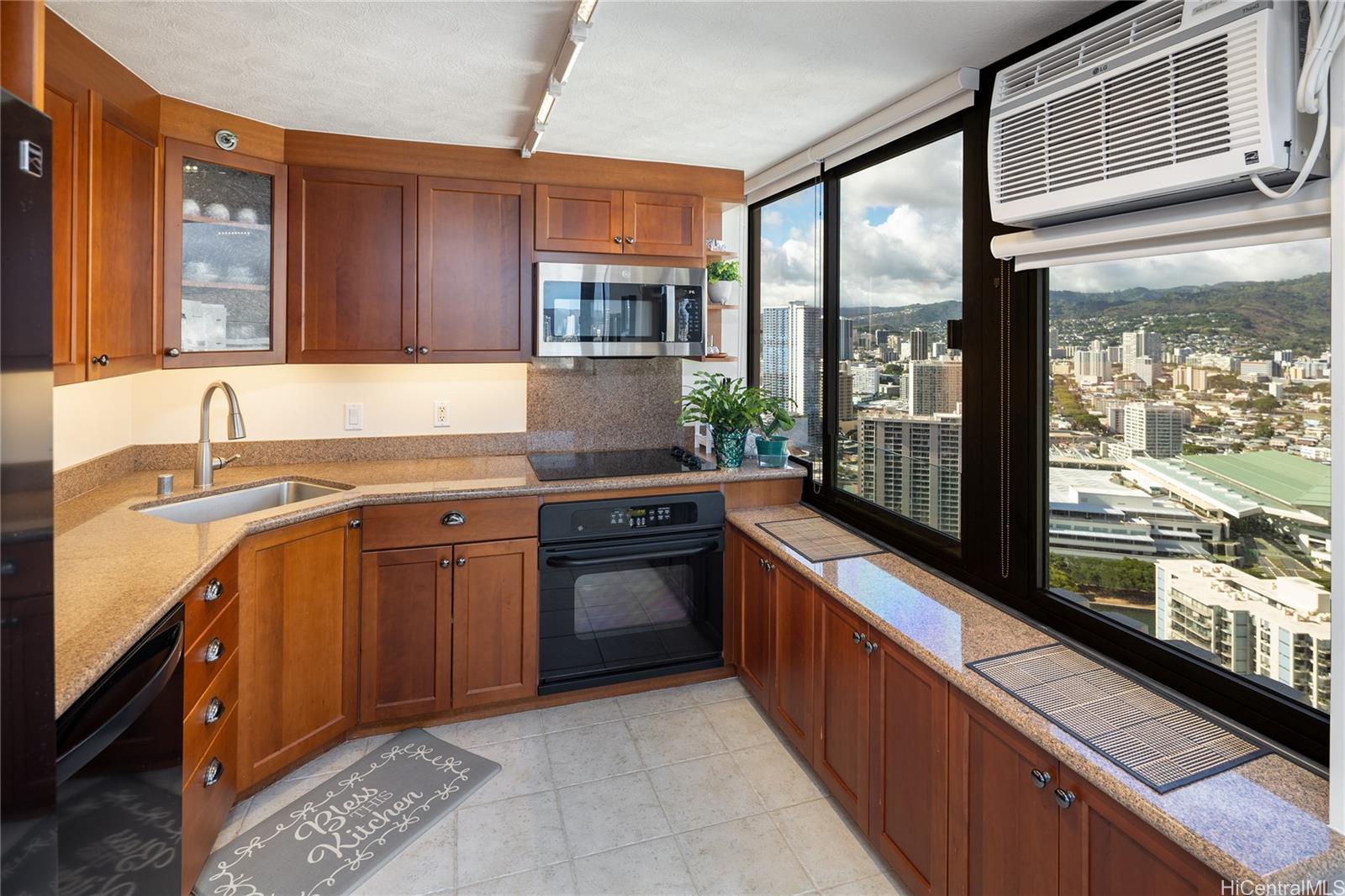 Windsor The condo # 4202, Honolulu, Hawaii - photo 7 of 25