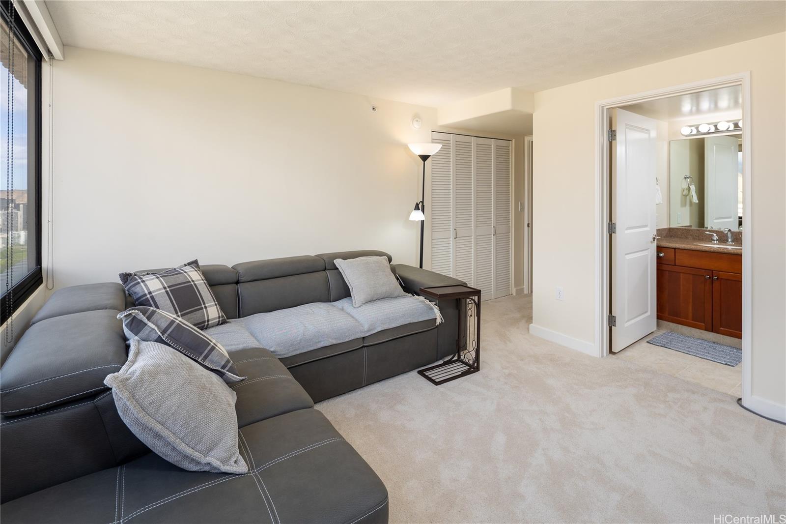 Windsor The condo # 4202, Honolulu, Hawaii - photo 9 of 25