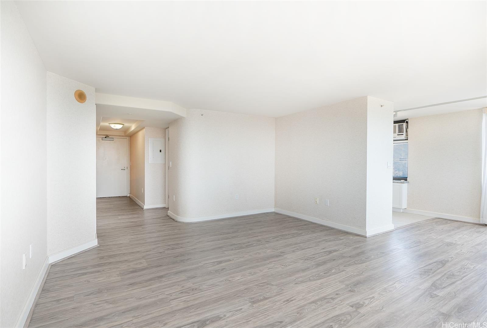 Windsor The condo # 4302, Honolulu, Hawaii - photo 2 of 25
