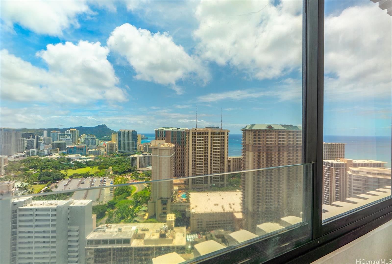 Windsor The condo # 4302, Honolulu, Hawaii - photo 10 of 25