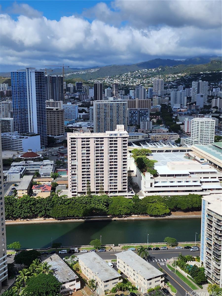 Windsor The condo # 4402, Honolulu, Hawaii - photo 21 of 24