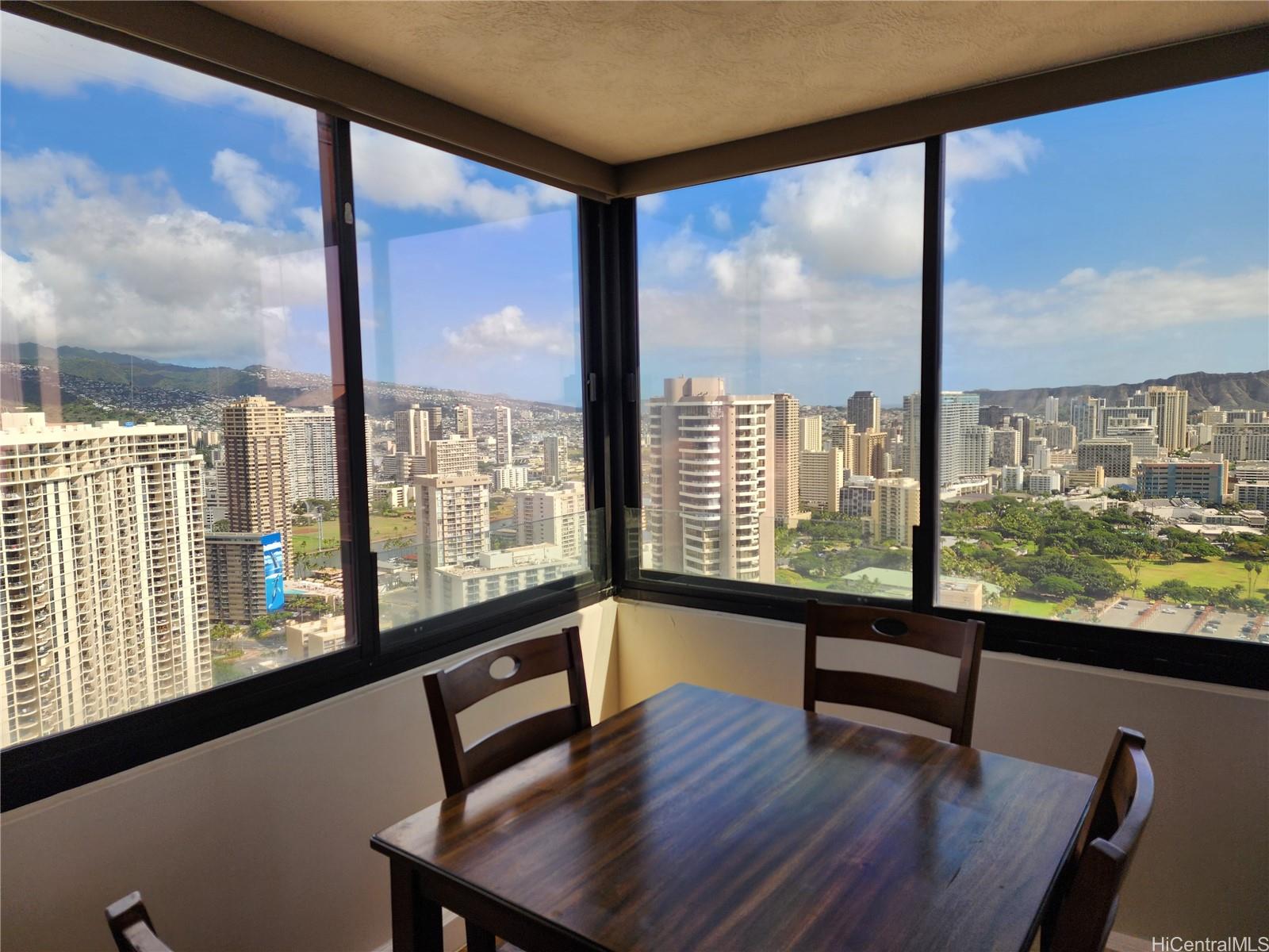 Windsor The condo # 4402, Honolulu, Hawaii - photo 6 of 24