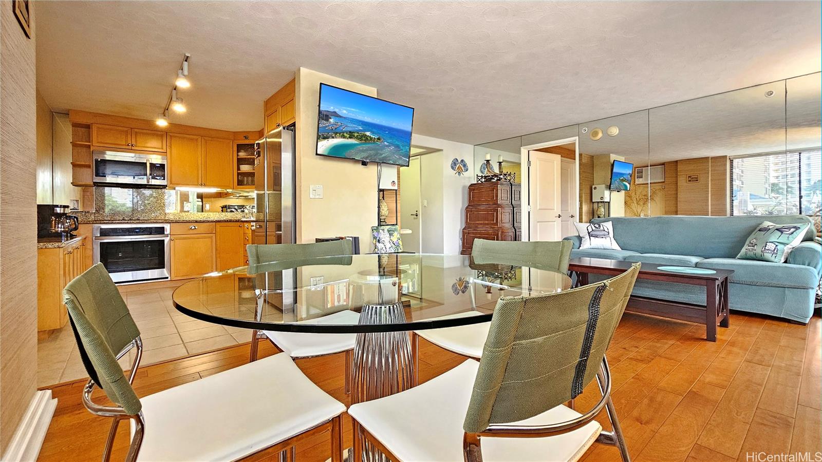 Windsor The condo # 501, Honolulu, Hawaii - photo 17 of 25