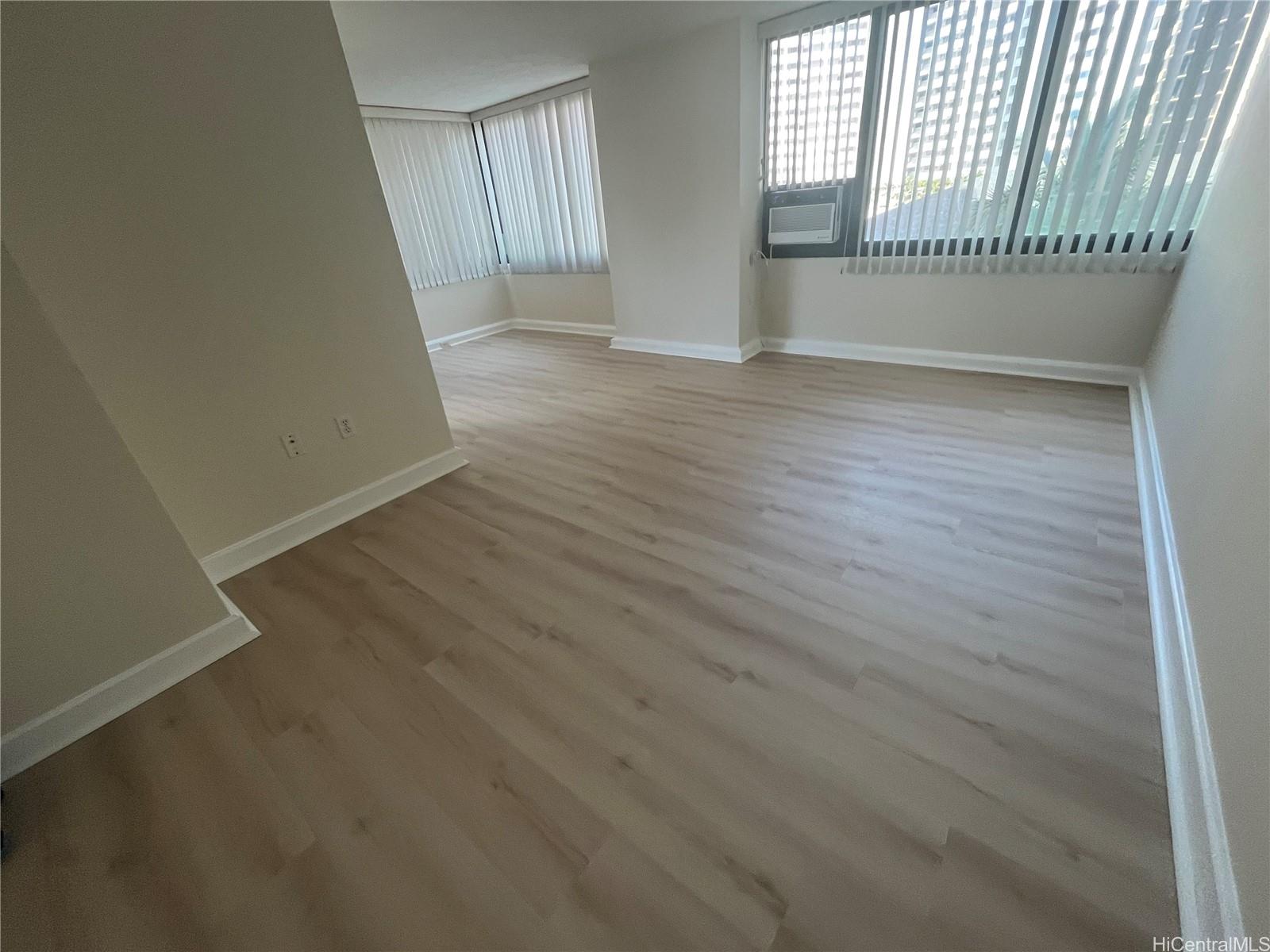 Windsor The condo # 702, Honolulu, Hawaii - photo 5 of 25