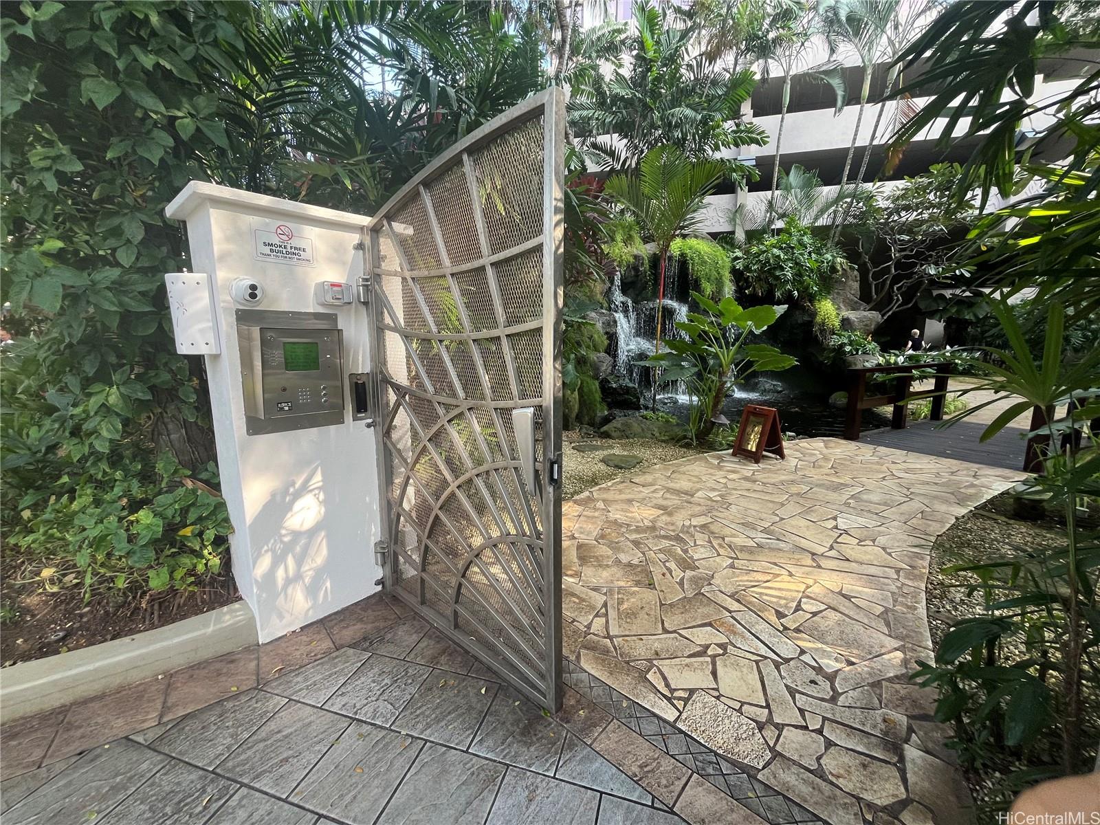 Windsor The condo # 702, Honolulu, Hawaii - photo 10 of 25