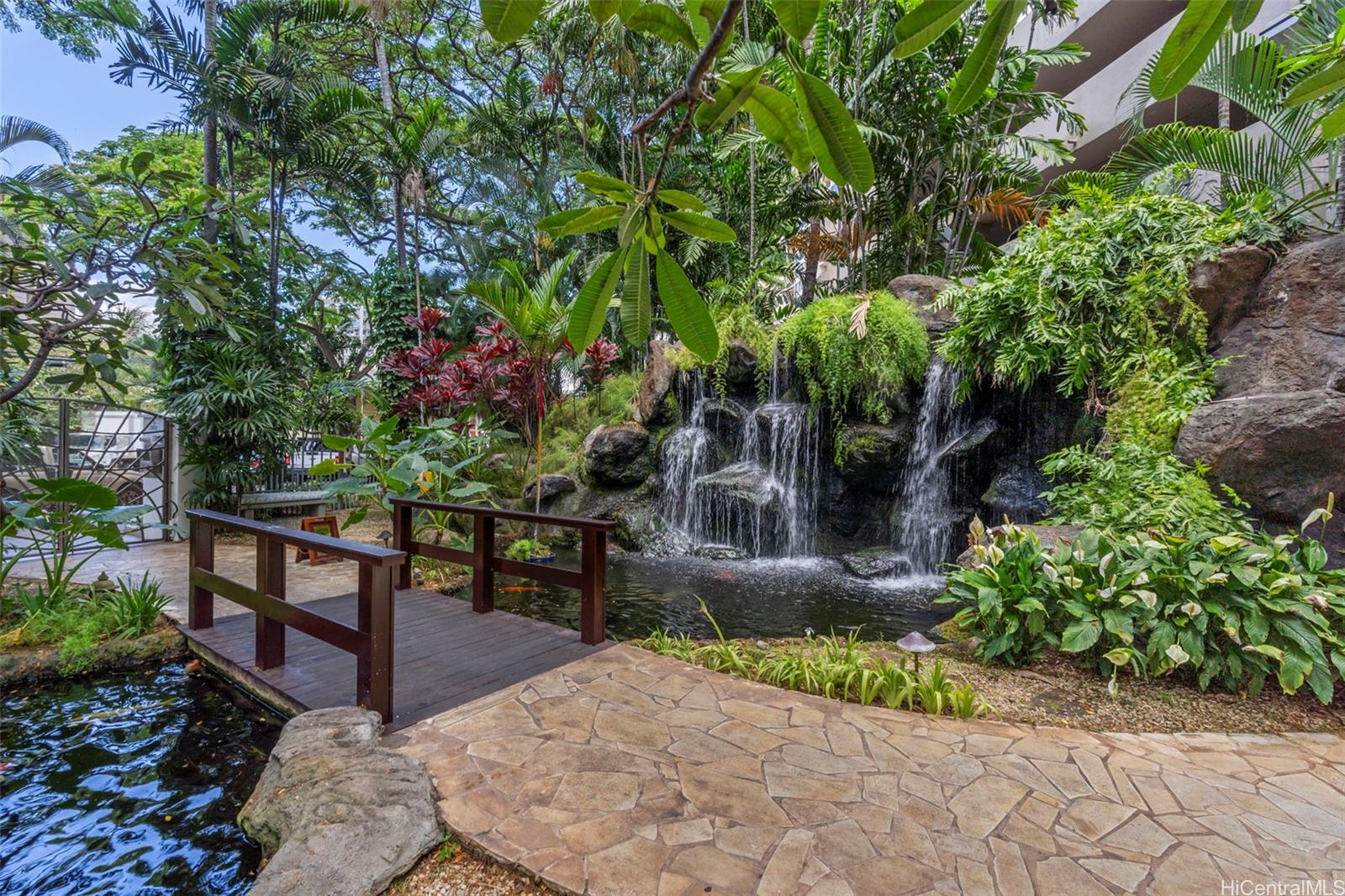 Windsor The condo # L103, Honolulu, Hawaii - photo 2 of 25