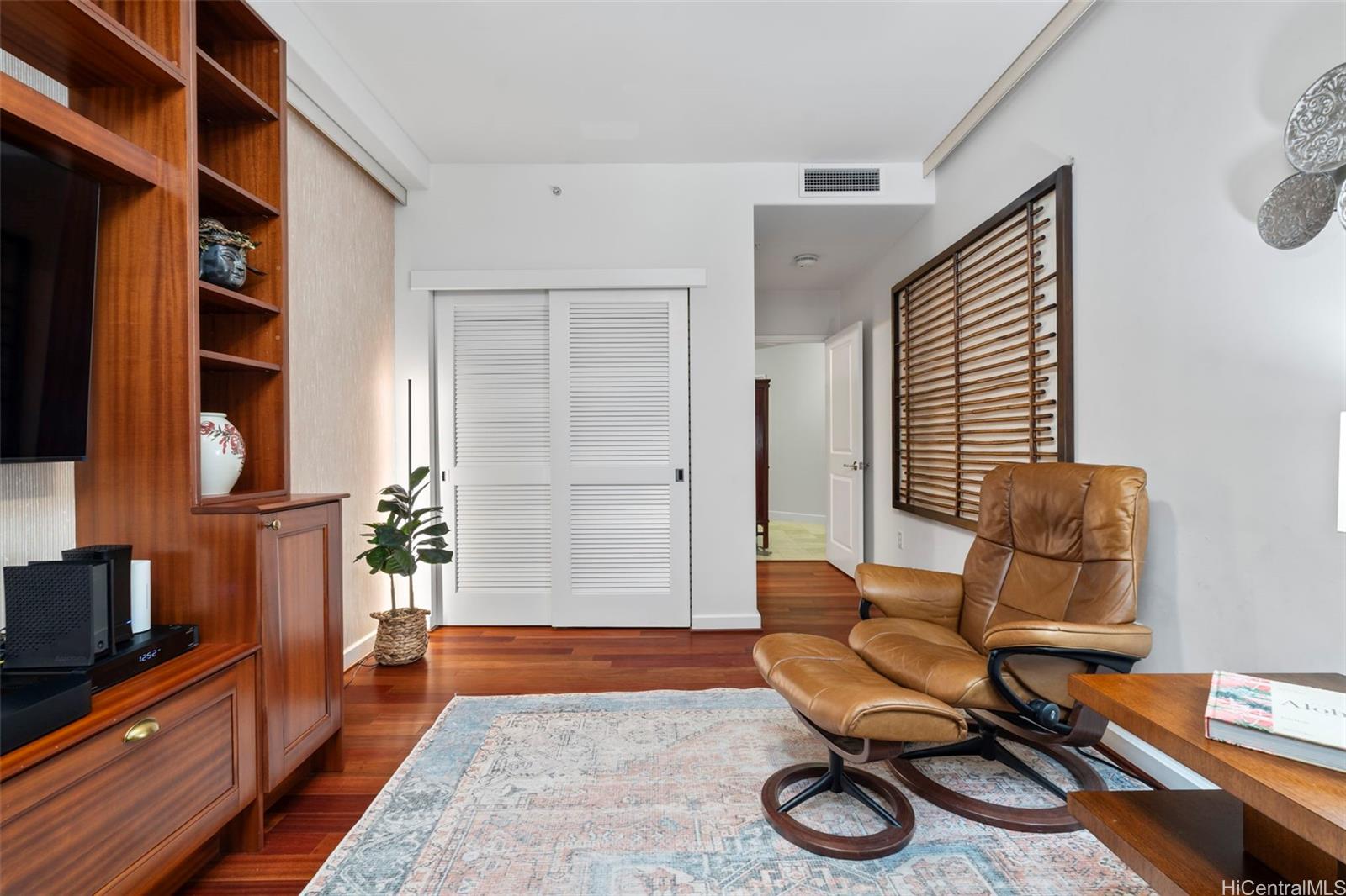 Windsor The condo # L103, Honolulu, Hawaii - photo 14 of 25