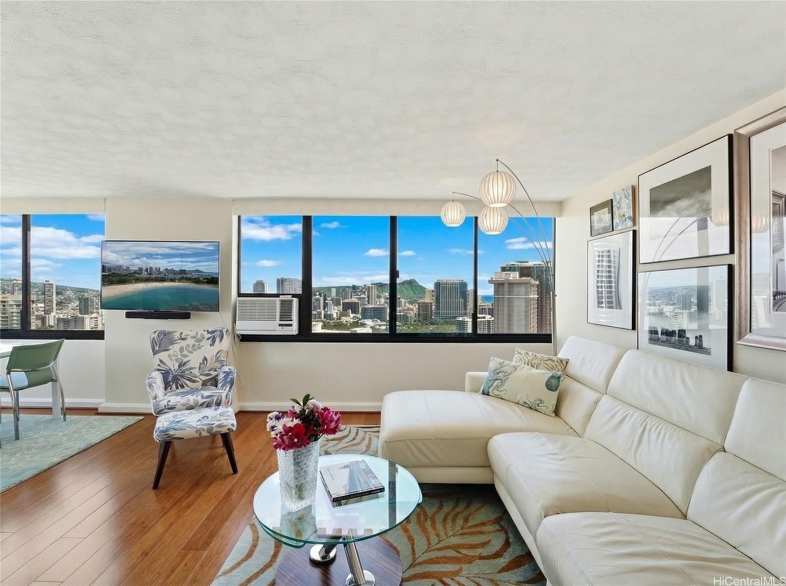 Windsor The condo # 3302, Honolulu, Hawaii - photo 3 of 25