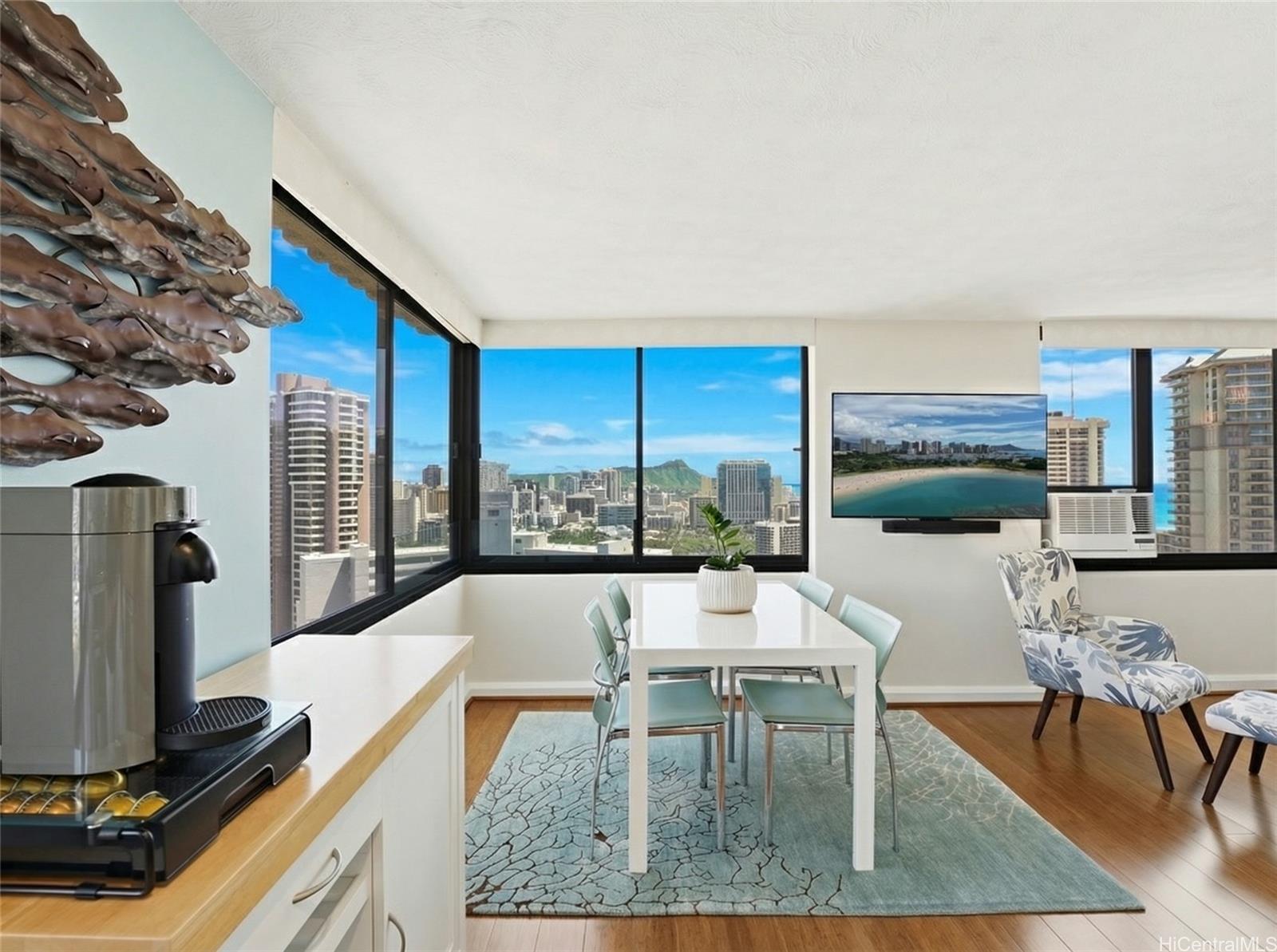 Windsor The condo # 3302, Honolulu, Hawaii - photo 8 of 25