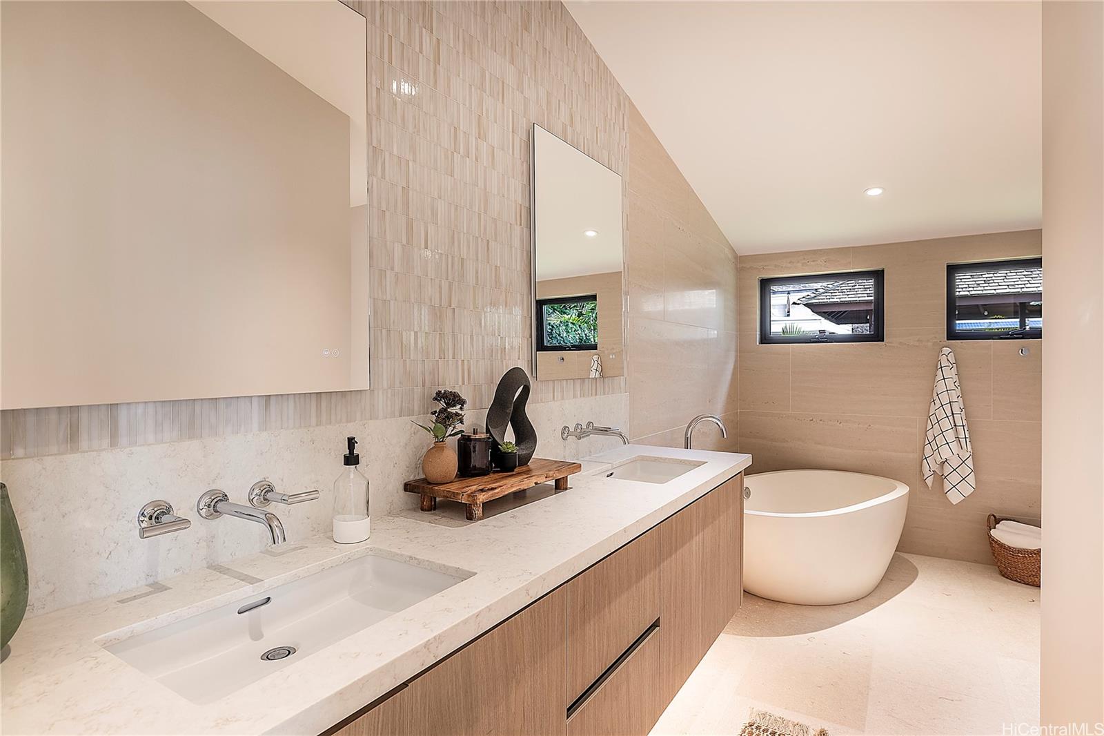 344  Wailupe Circle Wailupe Area, Diamond Head home - photo 6 of 14