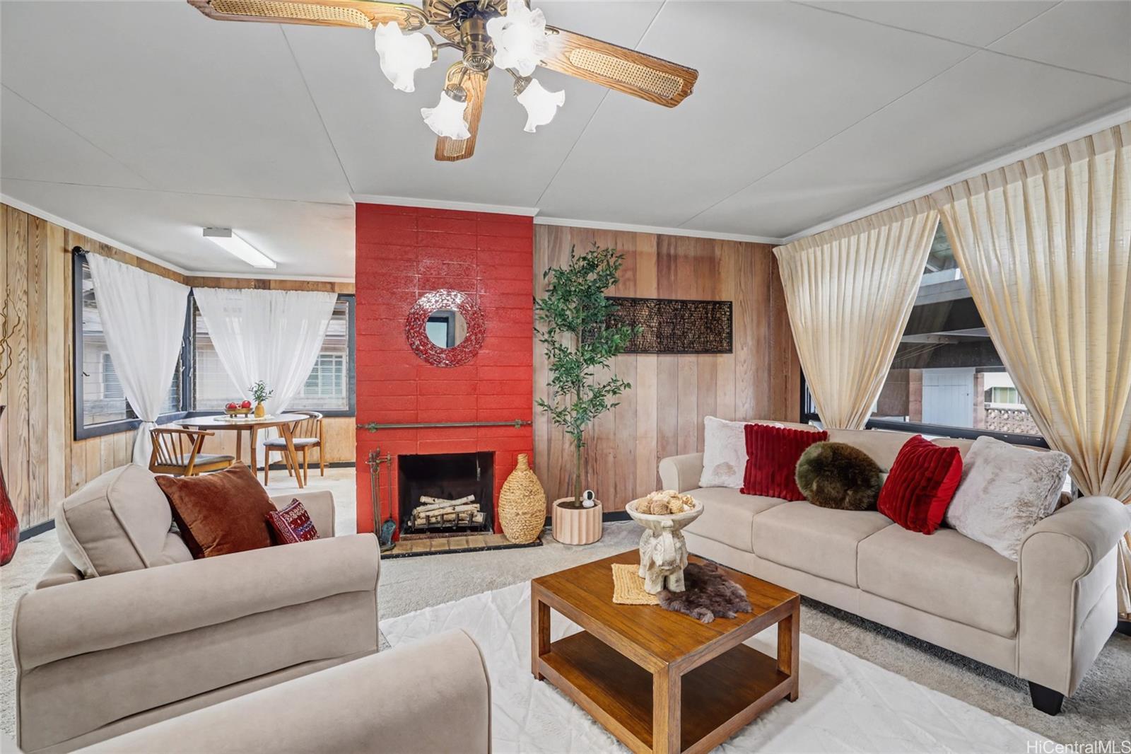 345  Iliwai Drive Wahiawa Area, Central home - photo 3 of 25