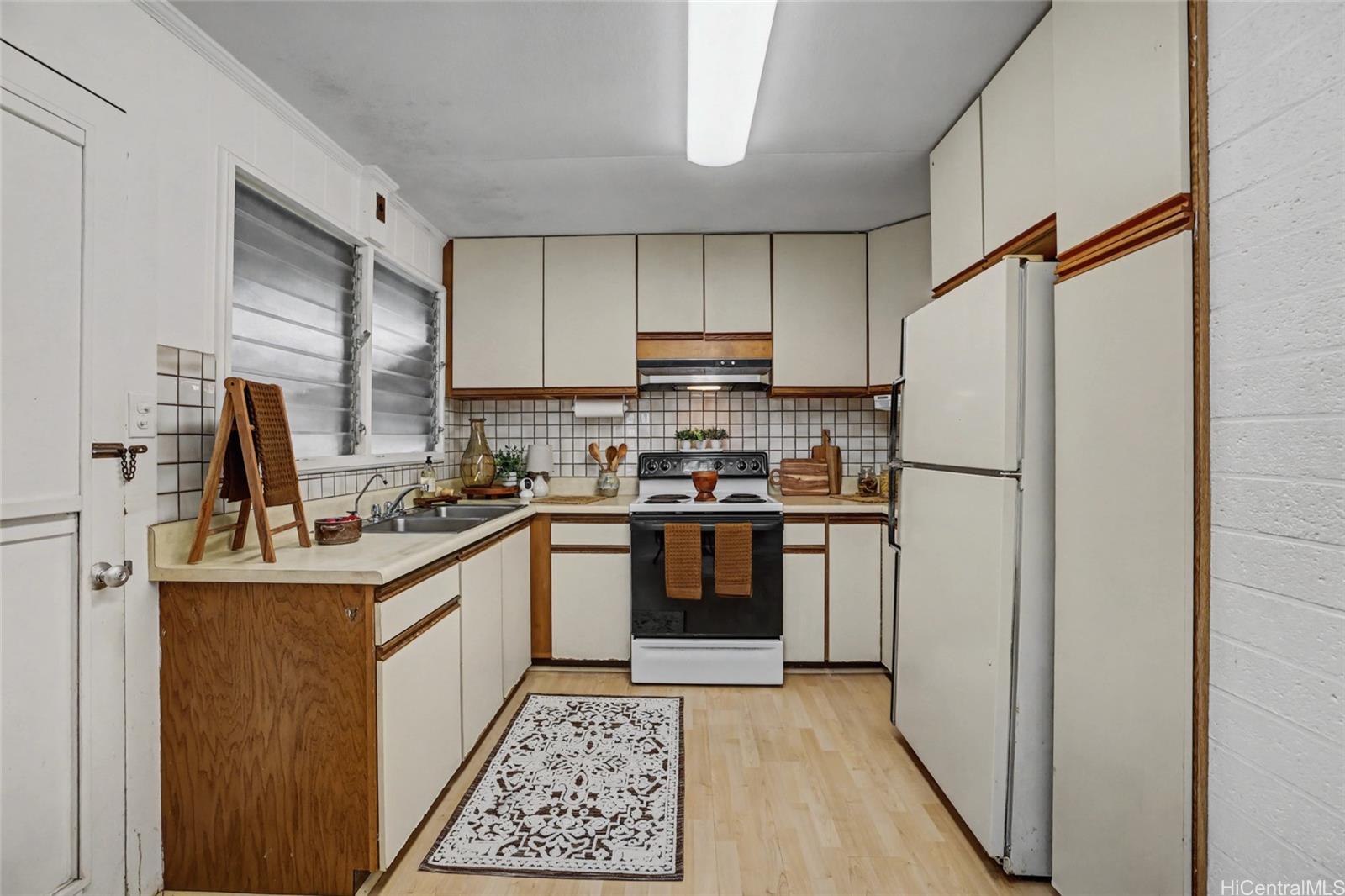 345  Iliwai Drive Wahiawa Area, Central home - photo 9 of 25