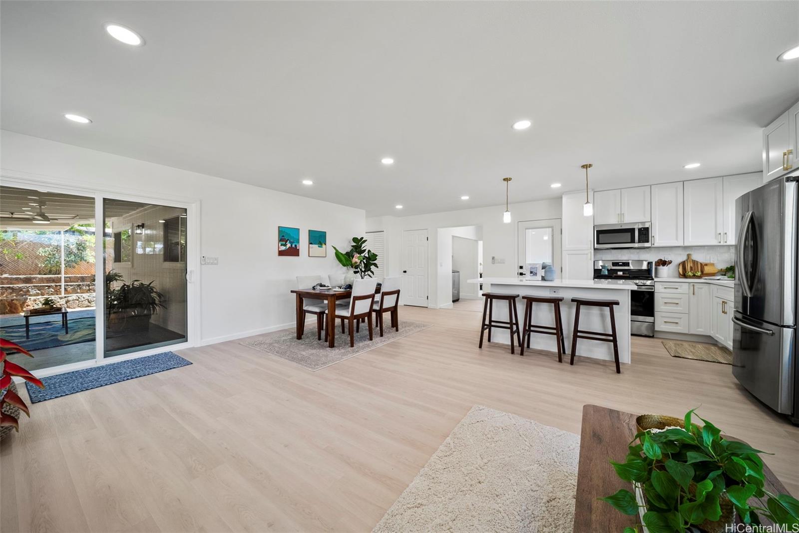 345  Kamala Loop Koko Head Terrace, Hawaii Kai home - photo 2 of 25