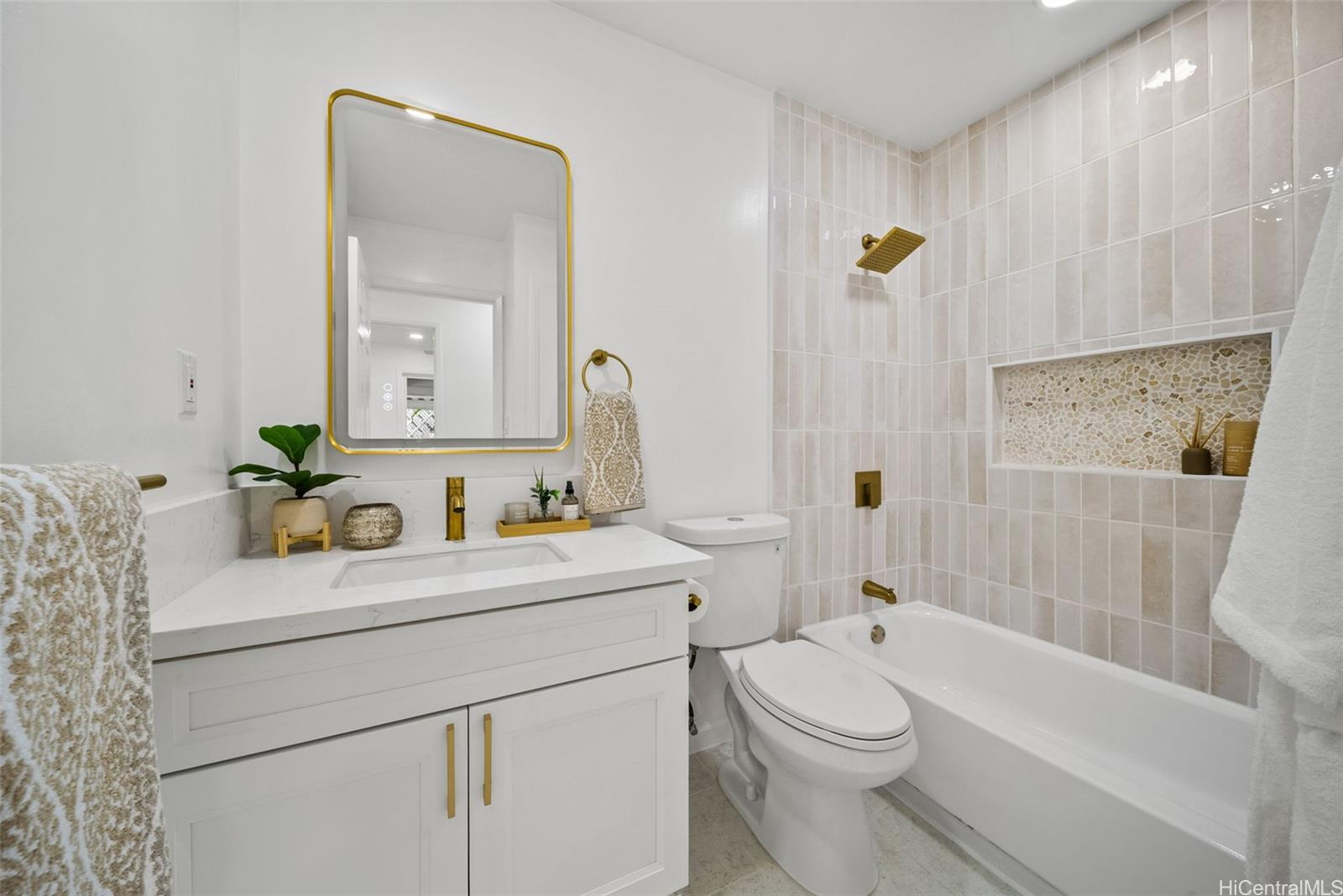 345  Kamala Loop Koko Head Terrace, Hawaii Kai home - photo 12 of 25