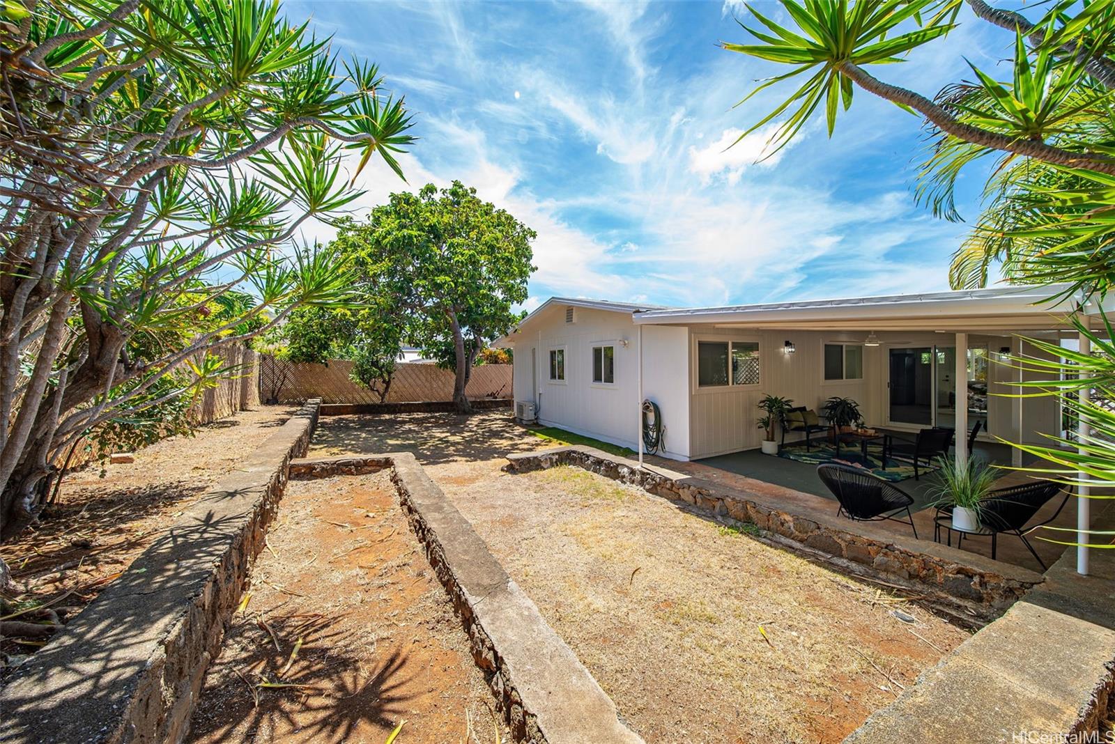 345  Kamala Loop Koko Head Terrace, Hawaii Kai home - photo 19 of 25