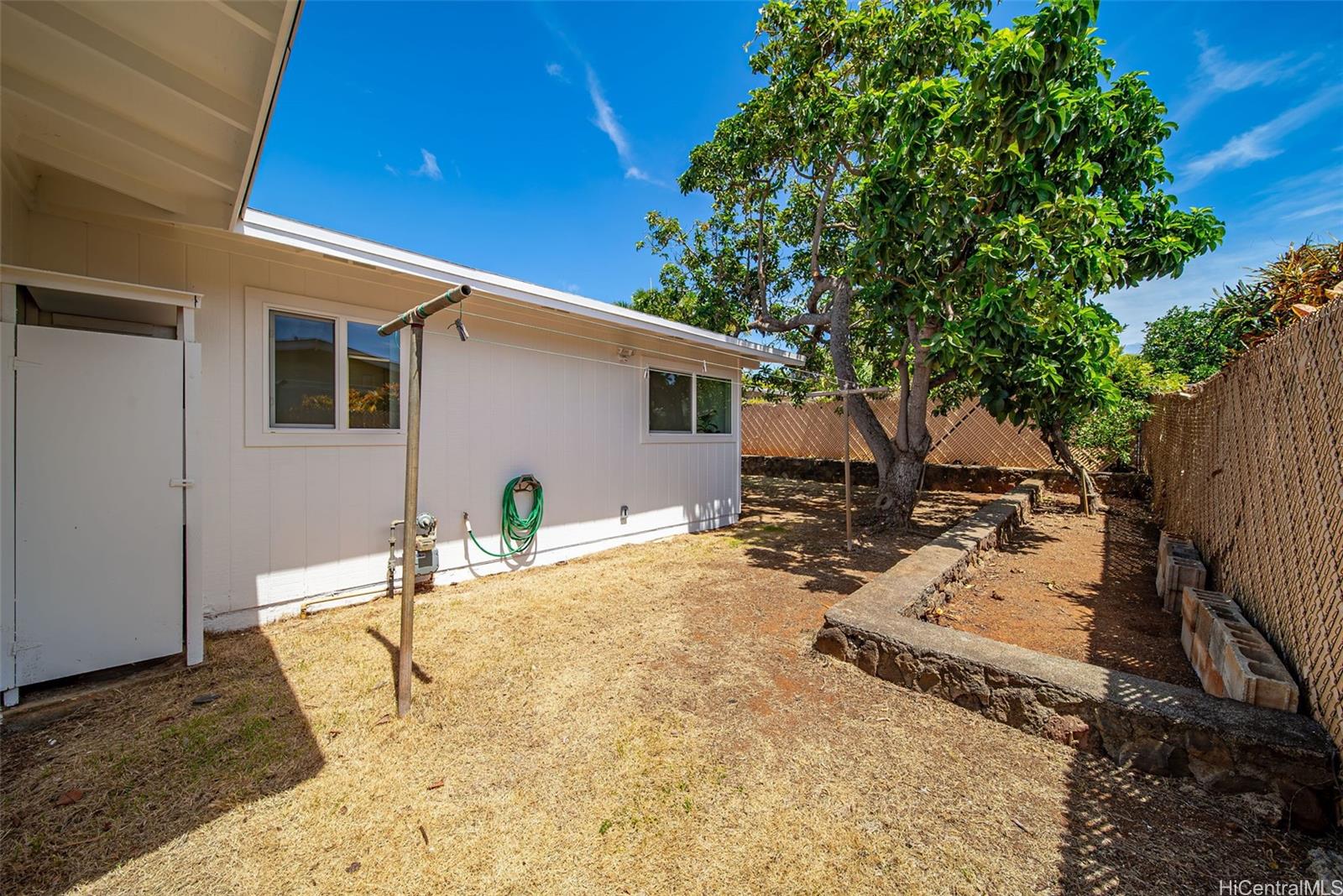 345  Kamala Loop Koko Head Terrace, Hawaii Kai home - photo 20 of 25