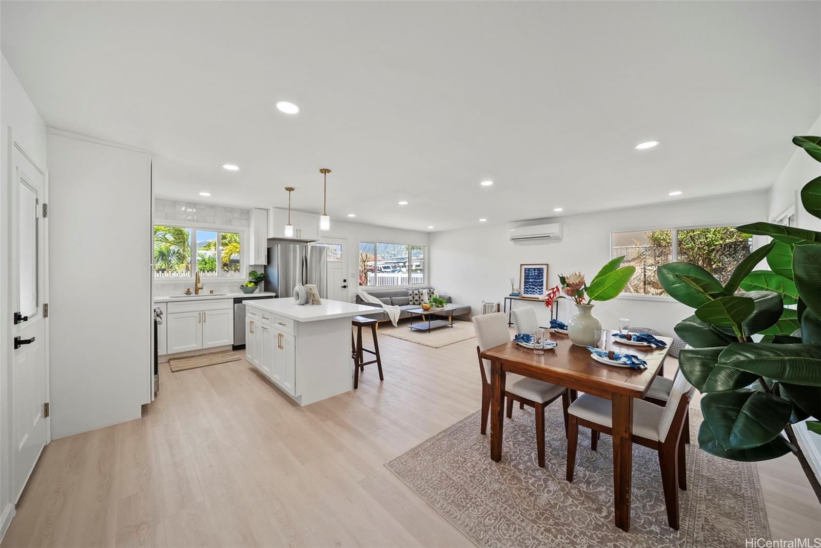 345  Kamala Loop Koko Head Terrace, Hawaii Kai home - photo 3 of 25