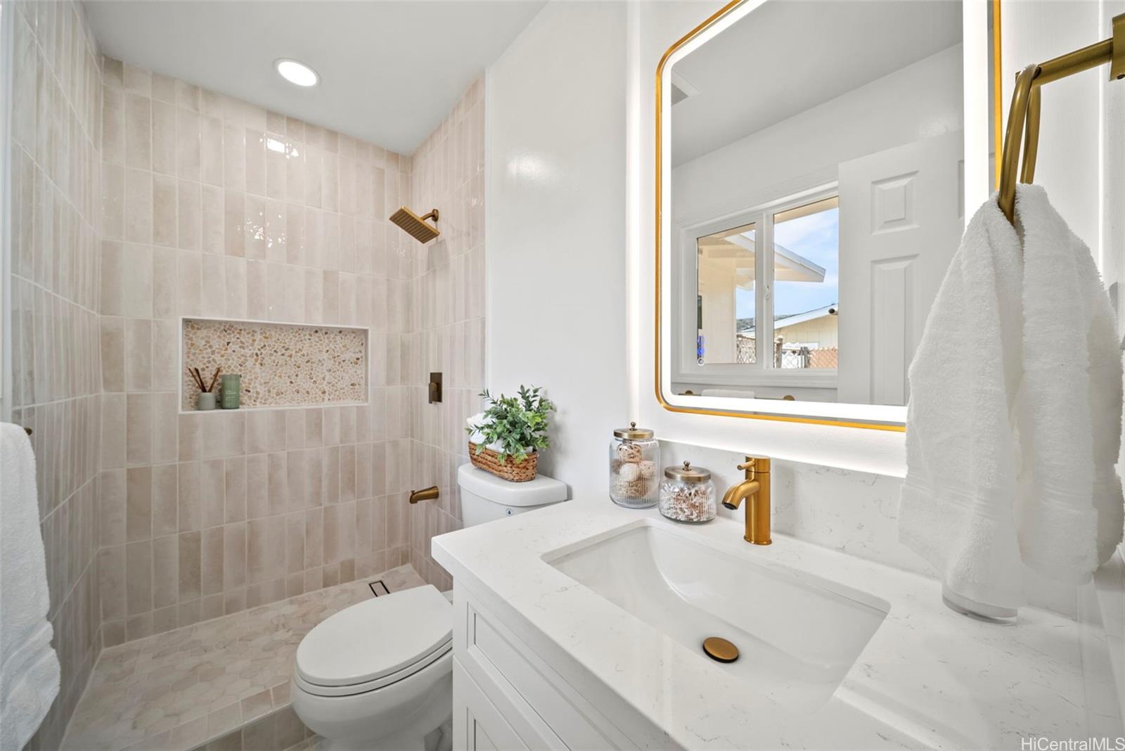 345  Kamala Loop Koko Head Terrace, Hawaii Kai home - photo 9 of 25