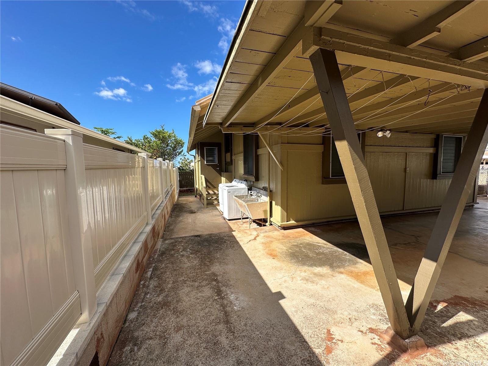 3451  Wela Street Kapahulu, Diamond Head home - photo 15 of 18