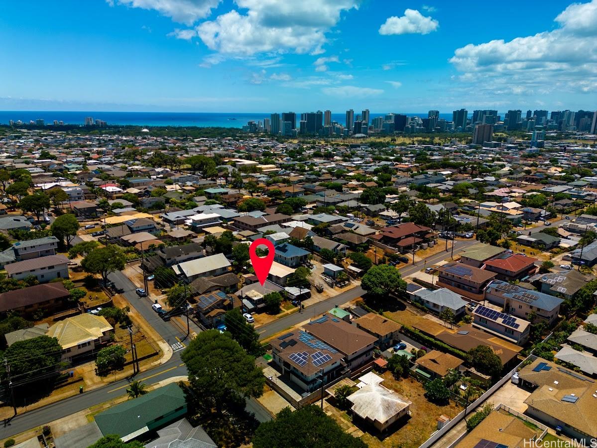 3471  Pahoa Ave Kaimuki, Diamond Head home - photo 3 of 17