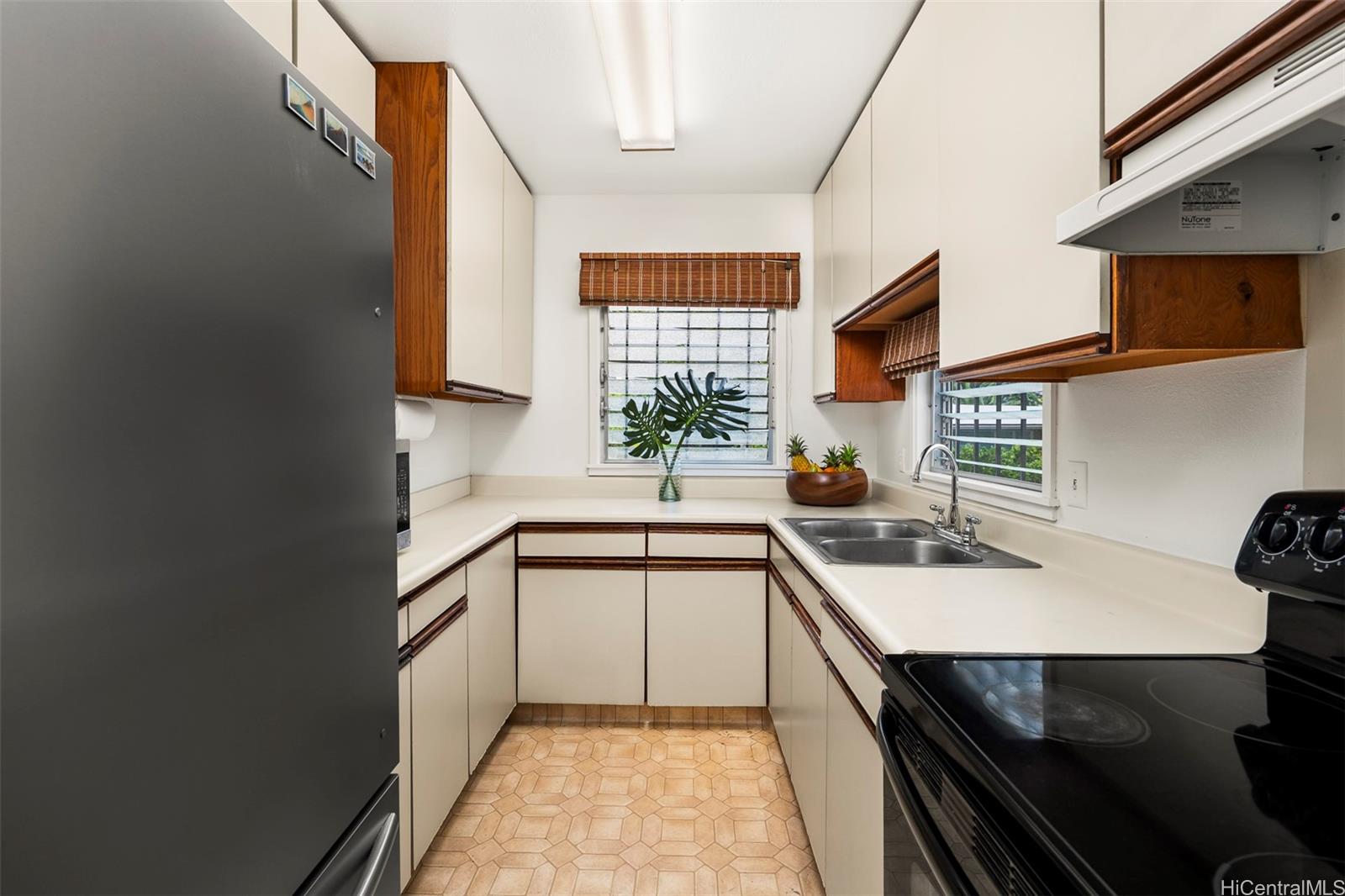 35  Country Club Road Oahu Cc, Honolulu home - photo 14 of 22