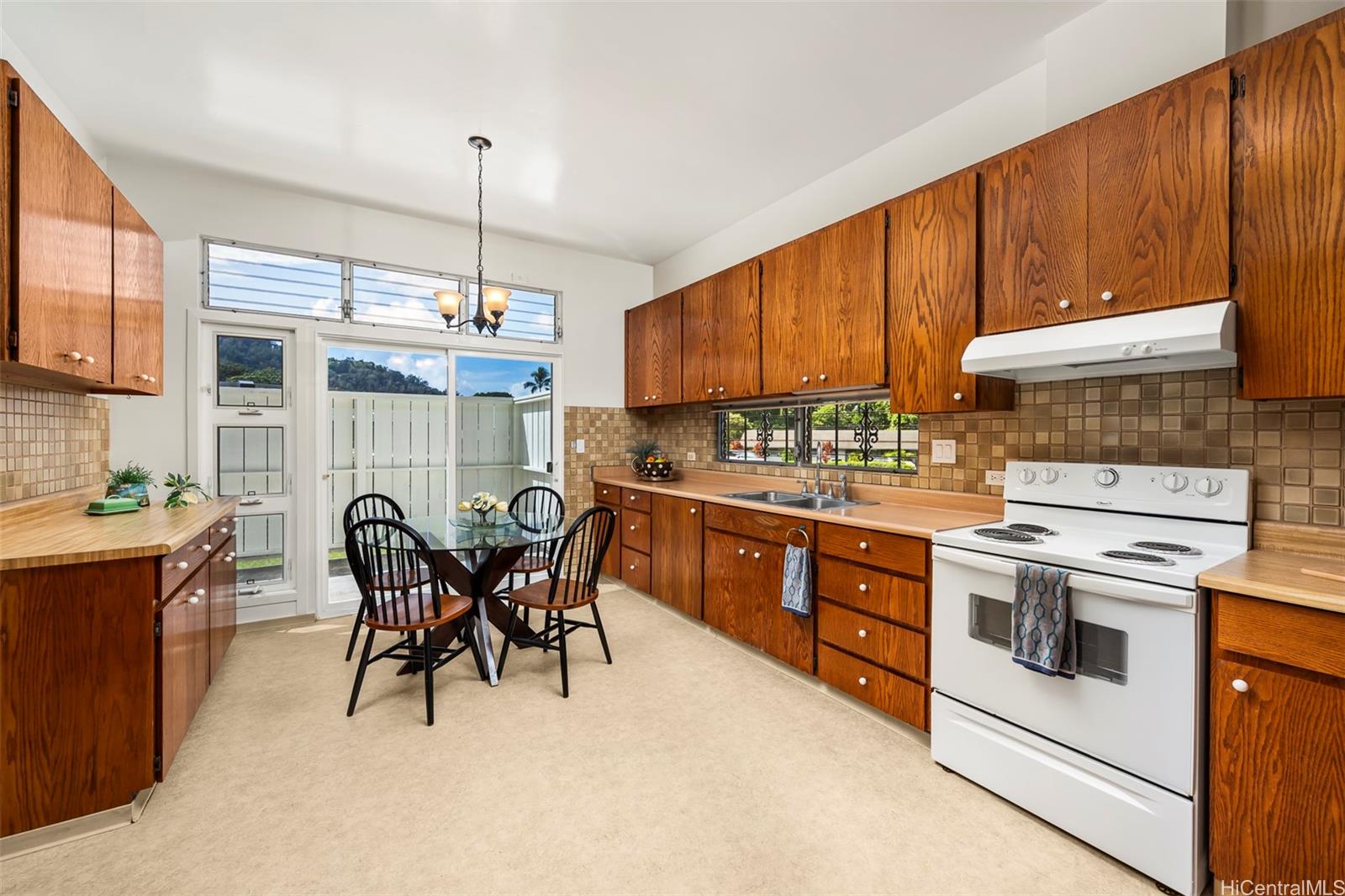 35  Country Club Road Oahu Cc, Honolulu home - photo 7 of 22