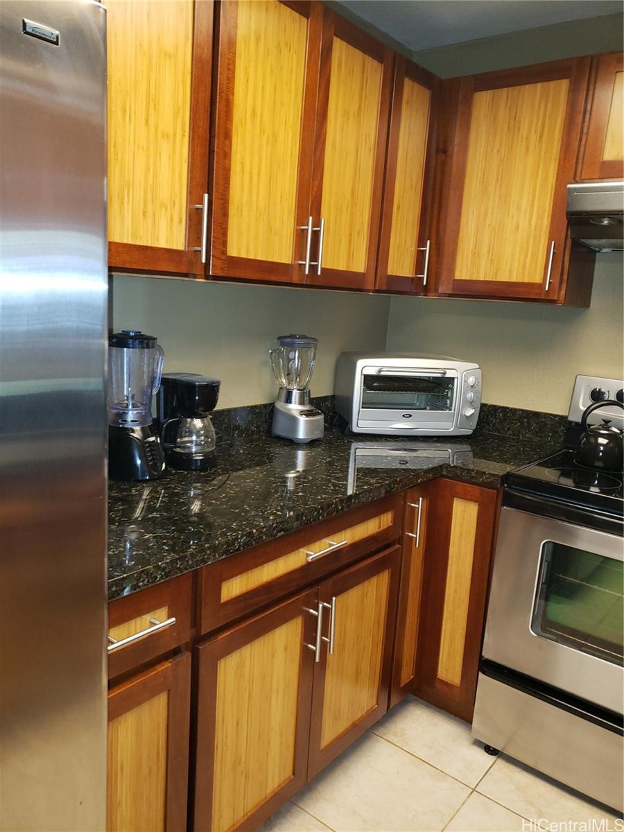 350 Mananai Pl Honolulu - Rental - photo 3 of 16