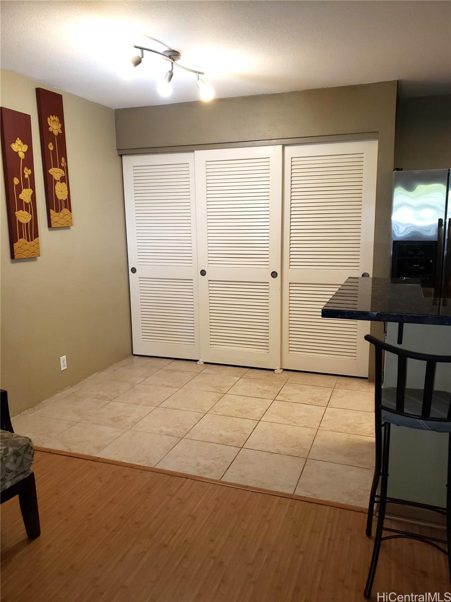 350 Mananai Pl Honolulu - Rental - photo 5 of 16