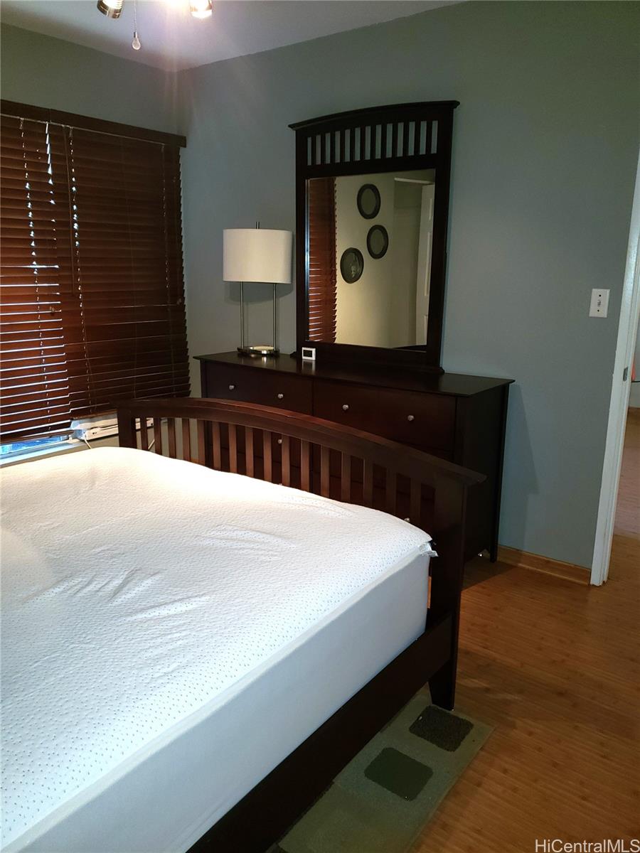 350 Mananai Pl Honolulu - Rental - photo 9 of 16