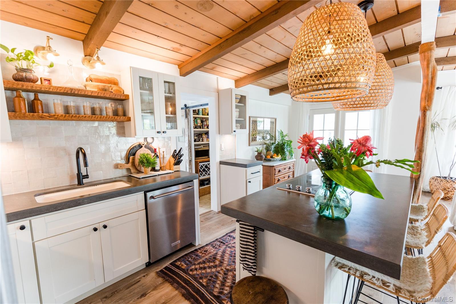 353 Kaumakani Street , Honolulu, Hi 96825 Koko Head Terrace