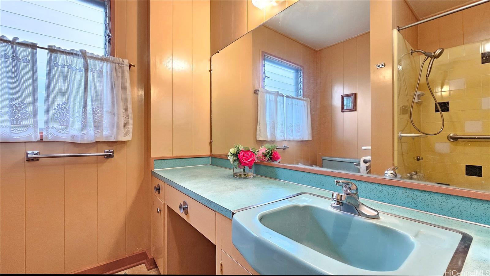 3537  Kumuwai Place Manoa-upper, Honolulu home - photo 20 of 25