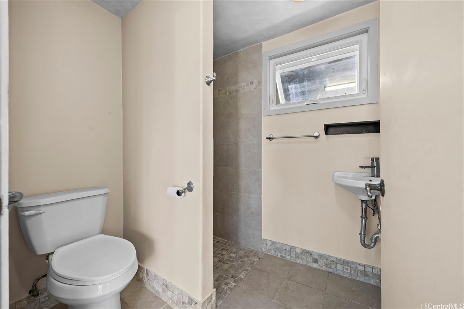 355  Hualani Street Coconut Grove, Kailua home - photo 16 of 18