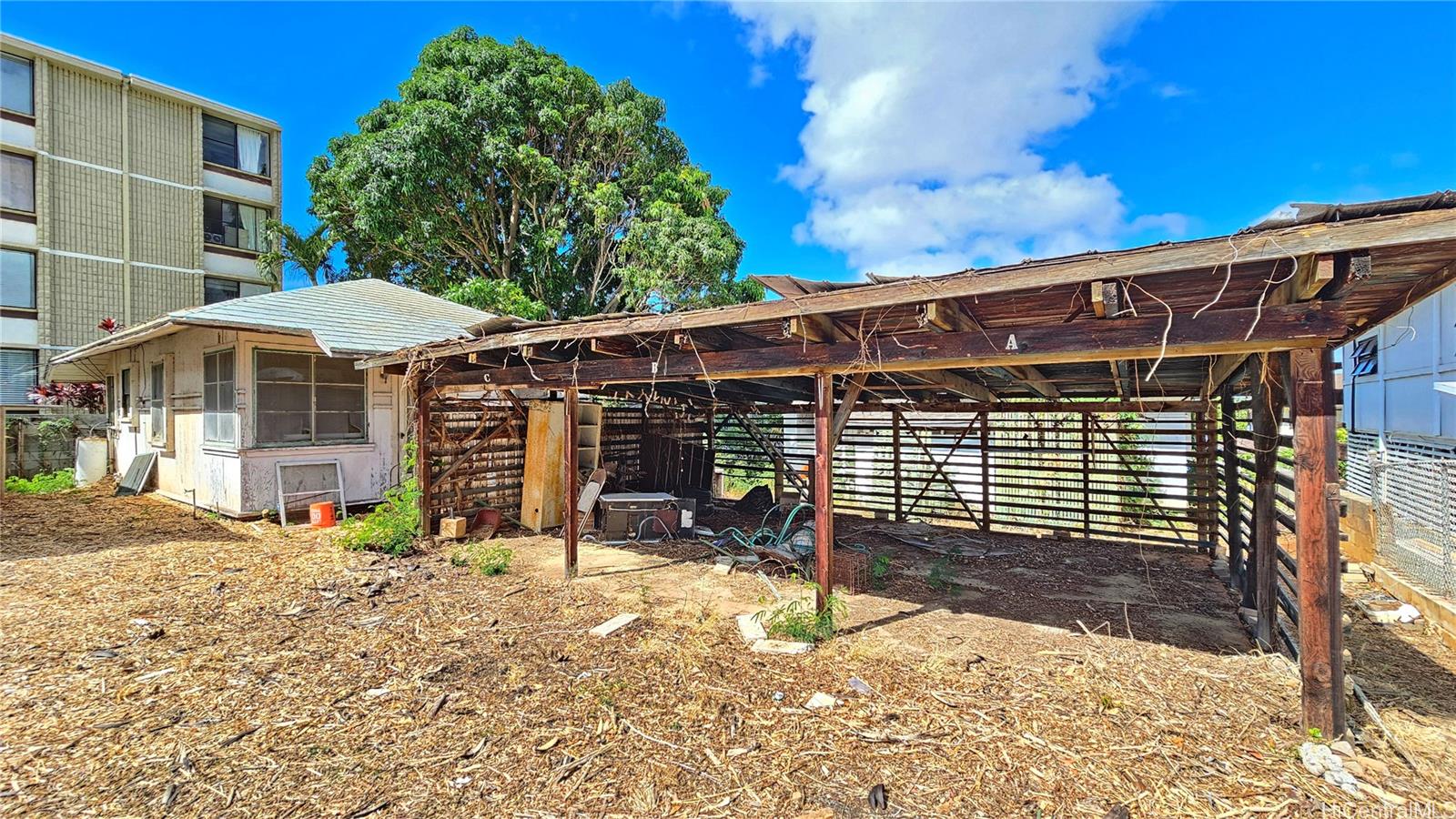 3555 Keanu St Honolulu - Multi-family - photo 7 of 12