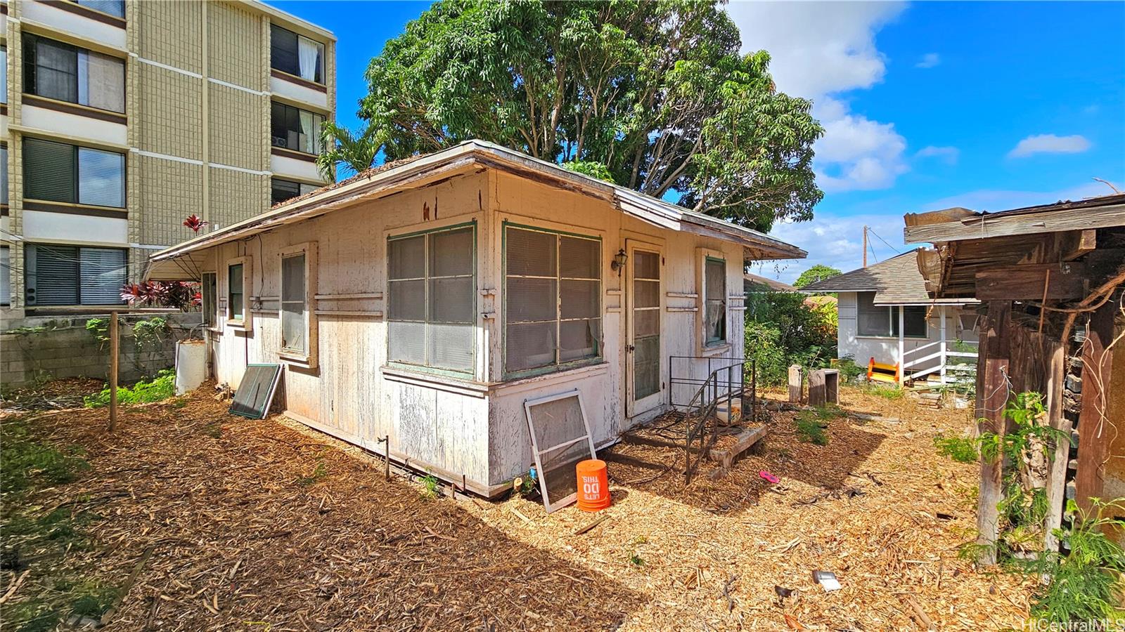 3555 Keanu St Honolulu - Multi-family - photo 9 of 12