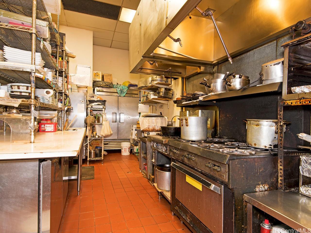 3565 Waialae Ave Kaimuki  - photo 7 of 12