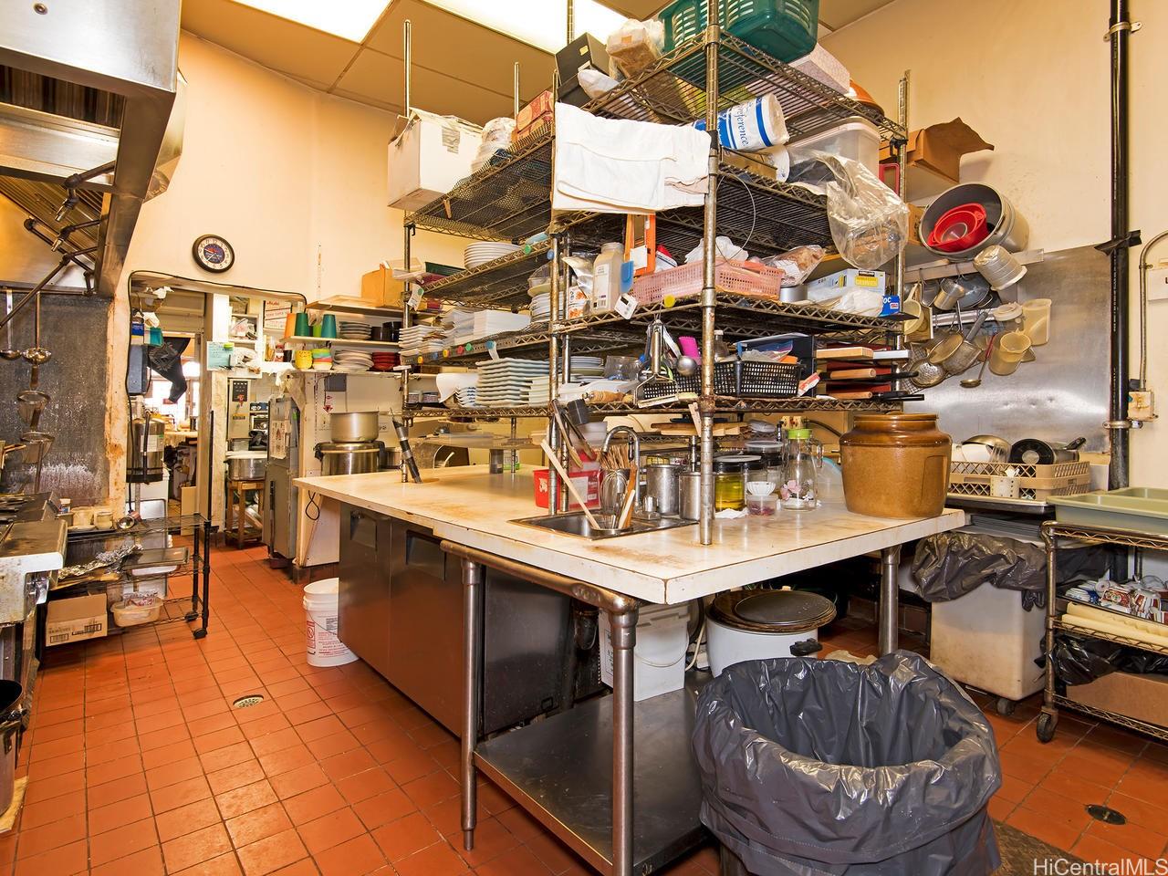 3565 Waialae Ave Kaimuki  - photo 8 of 12