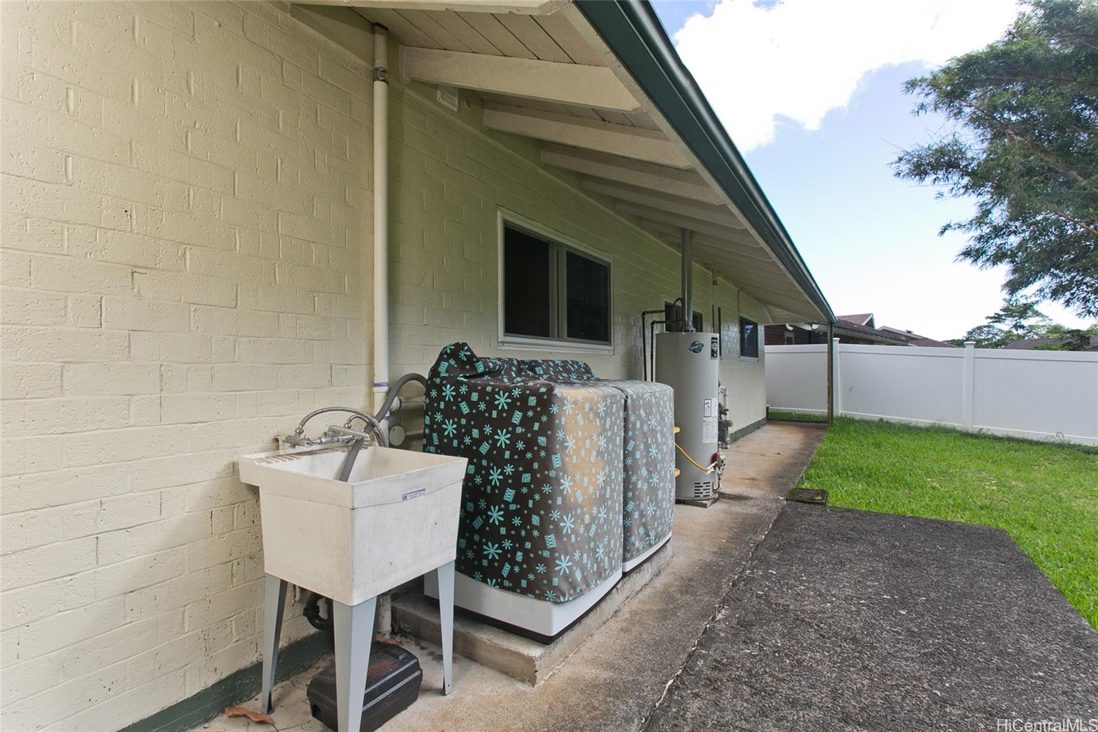 3577  Pinao St Manoa-upper, Honolulu home - photo 15 of 18