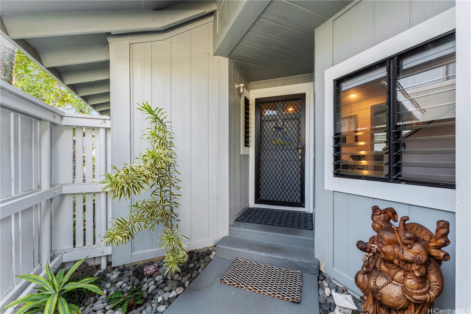 358  Kuanalu Place Laulima, Hawaii Kai home - photo 3 of 23