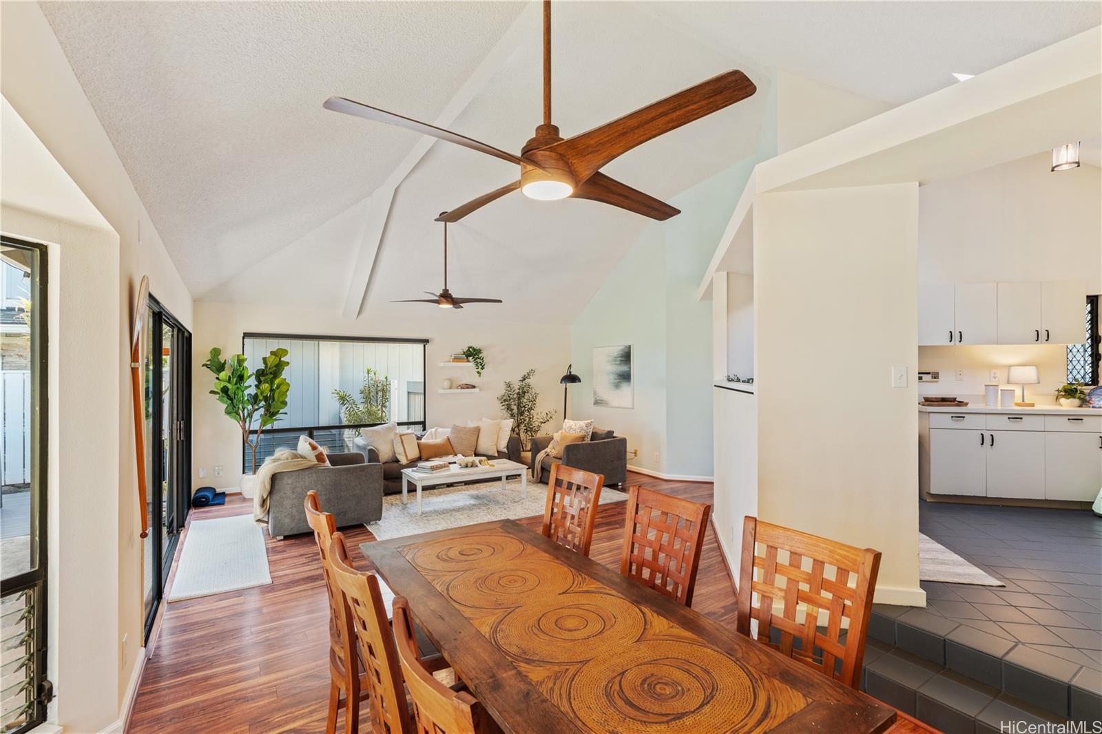 358  Kuanalu Place Laulima, Hawaii Kai home - photo 9 of 23